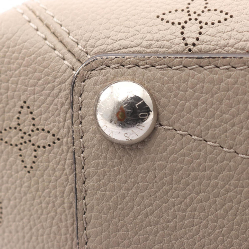Louis Vuitton Beige Leather Handbag (Pre-Owned)