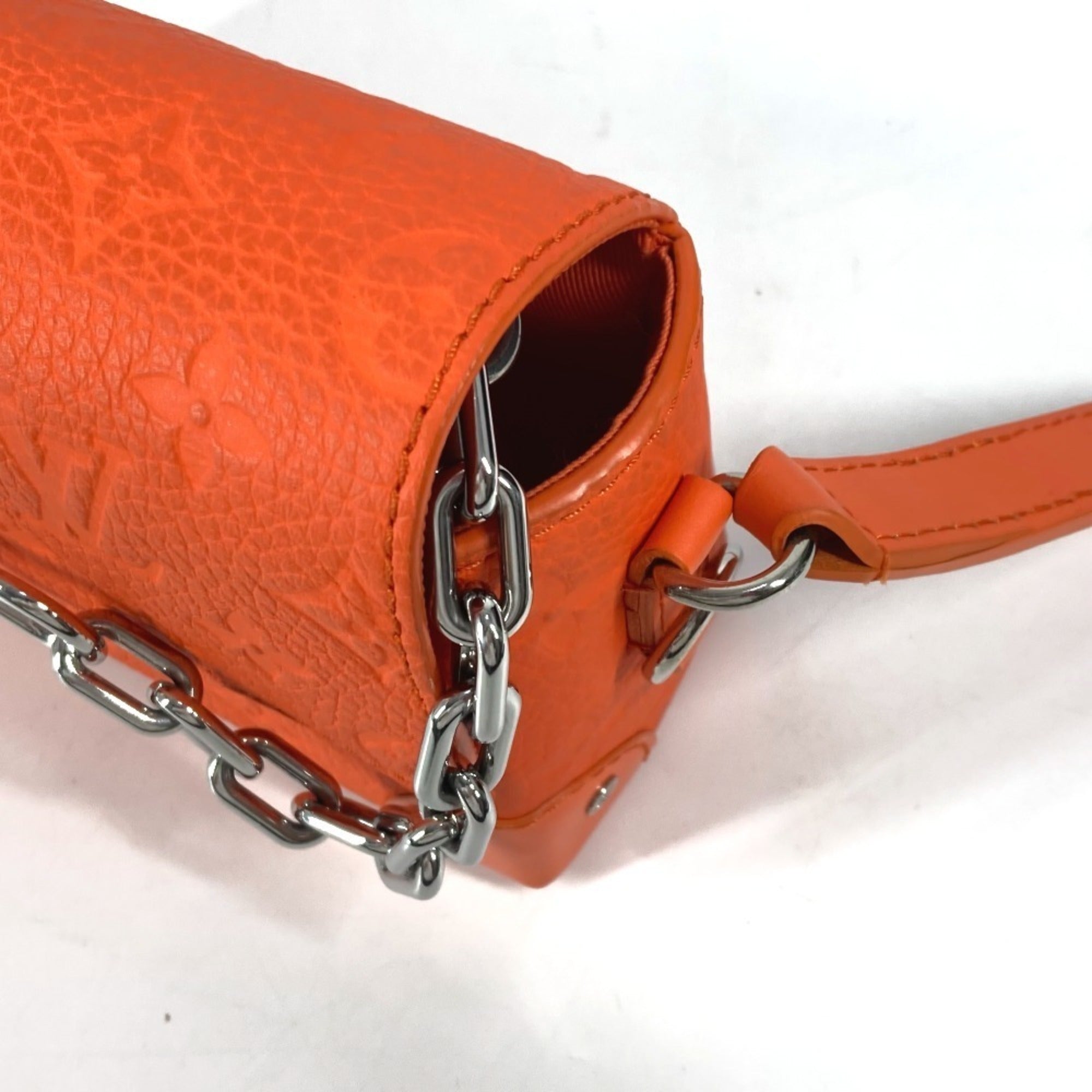 Louis Vuitton Orange Leather Pochette Shoulder Bag (Pre-Owned)
