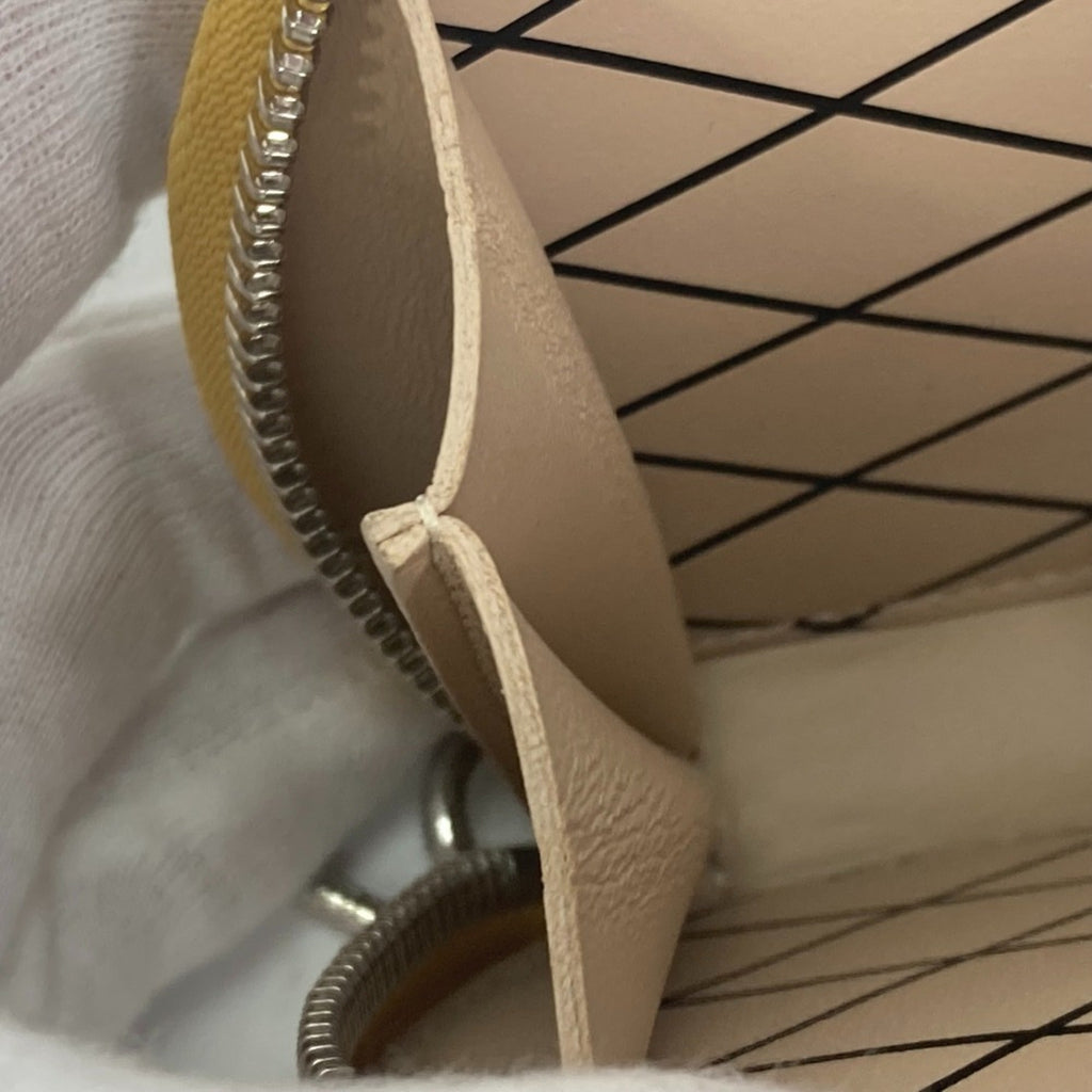 Louis Vuitton Beige Coin Purse/Coin Case (Pre-Owned)