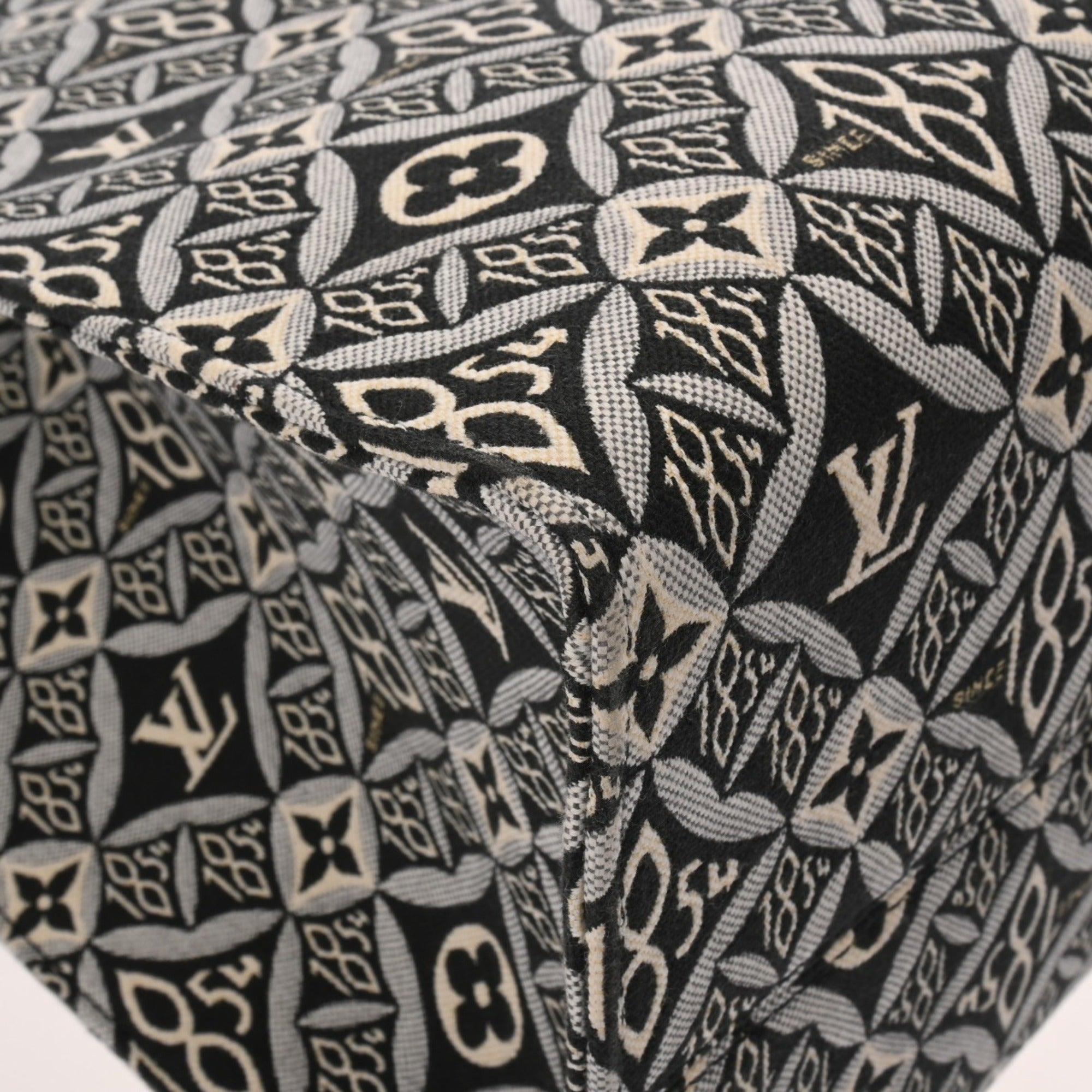 Louis Vuitton Black White Monogram Handbag (Pre-Owned)