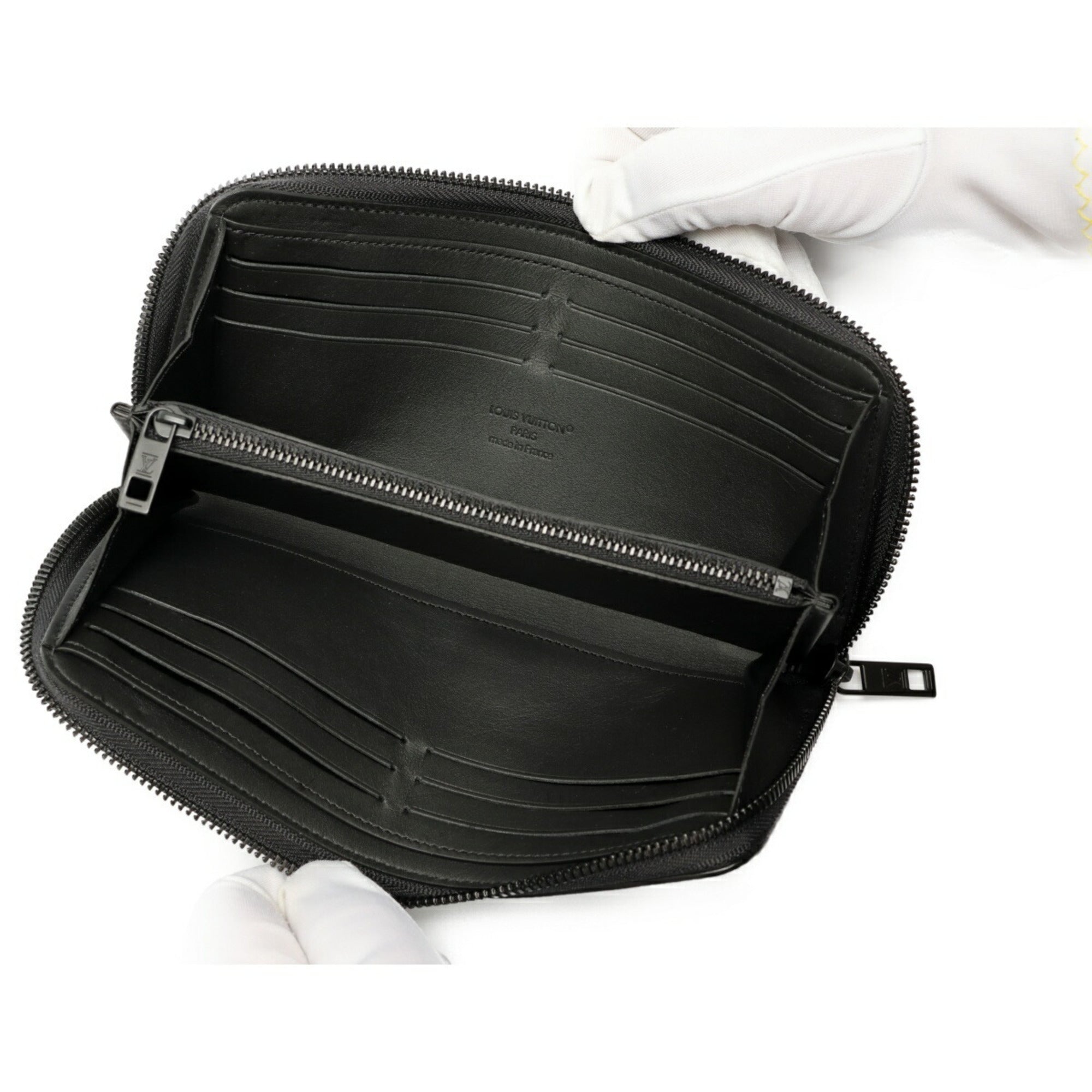 Louis Vuitton Black Noir Leather Long Wallet (Bi-Fold) (Pre-Owned)
