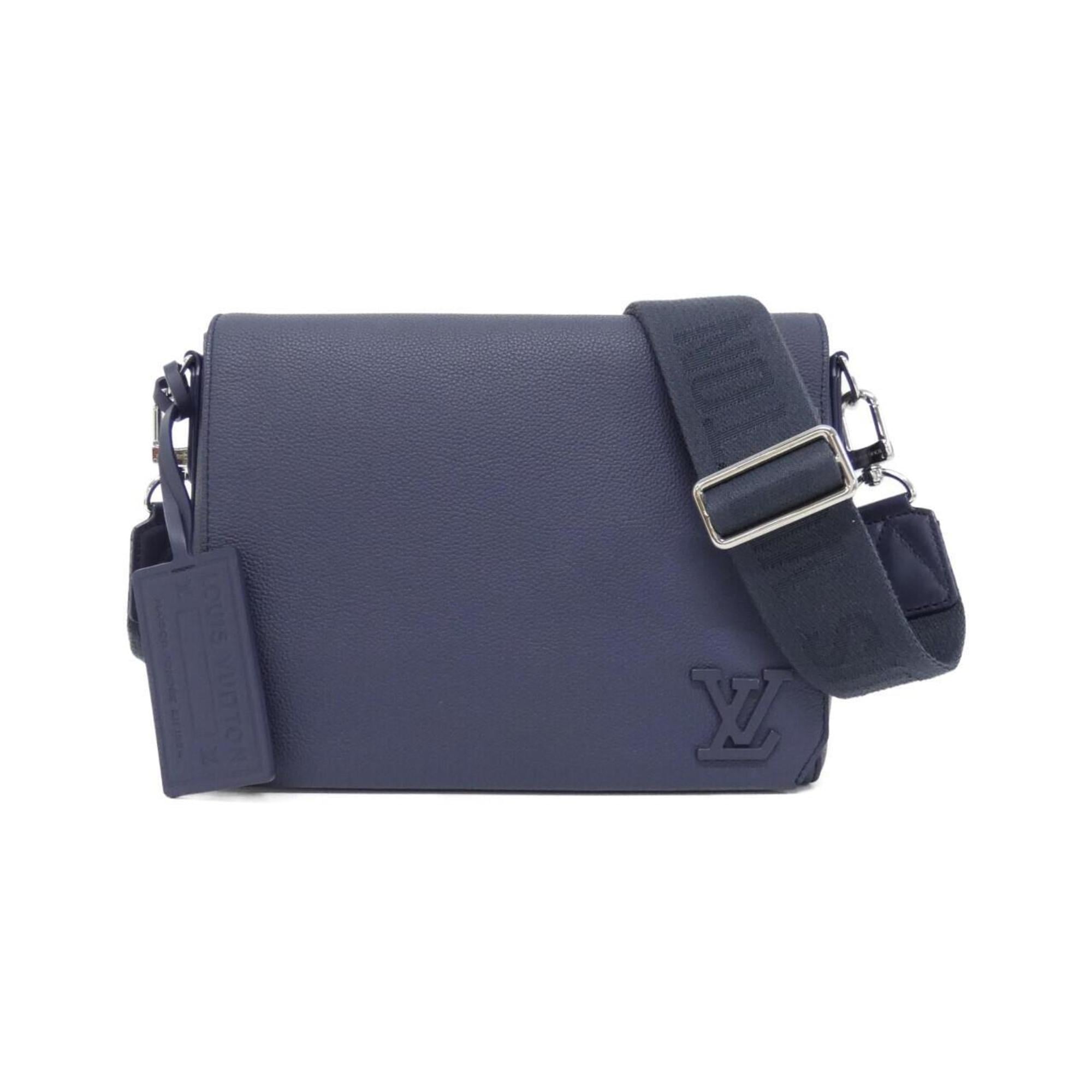 Louis Vuitton Blue Leather Shoulder Bag (Pre-Owned)