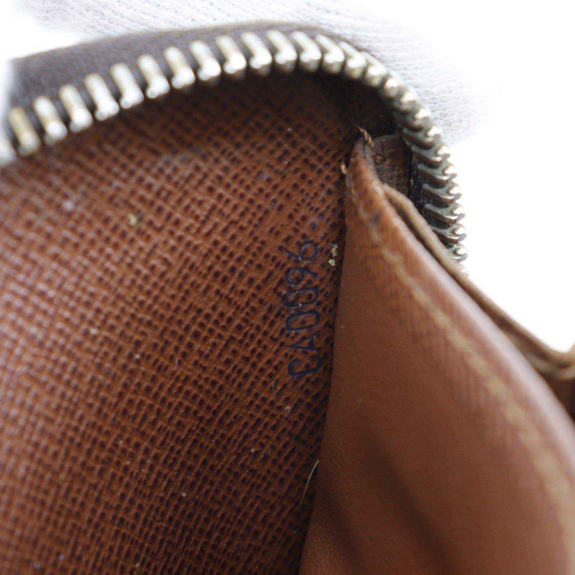 Louis Vuitton Brown Monogram Long Wallet (Bi-Fold) (Pre-Owned)