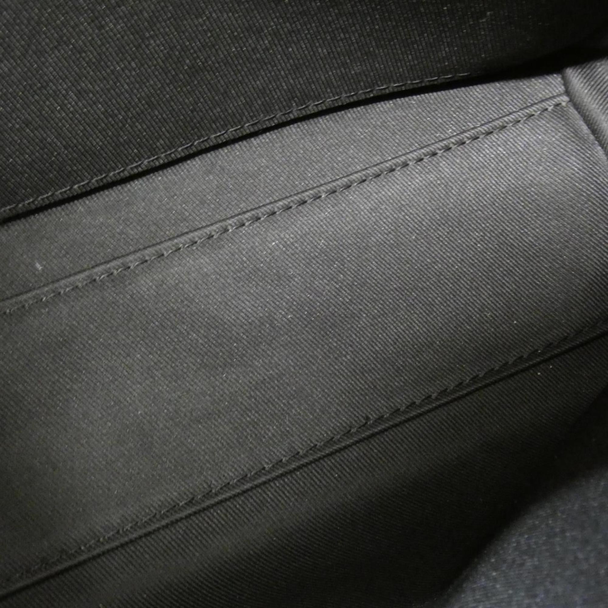 Louis Vuitton Black Leather Shoulder Bag (Pre-Owned)