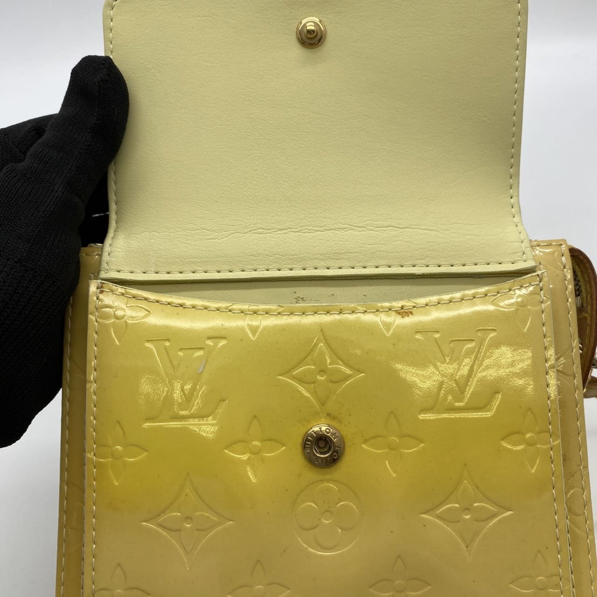 Louis Vuitton Yellow Monogram Vernis Pochette Shoulder Bag (Pre-Owned)