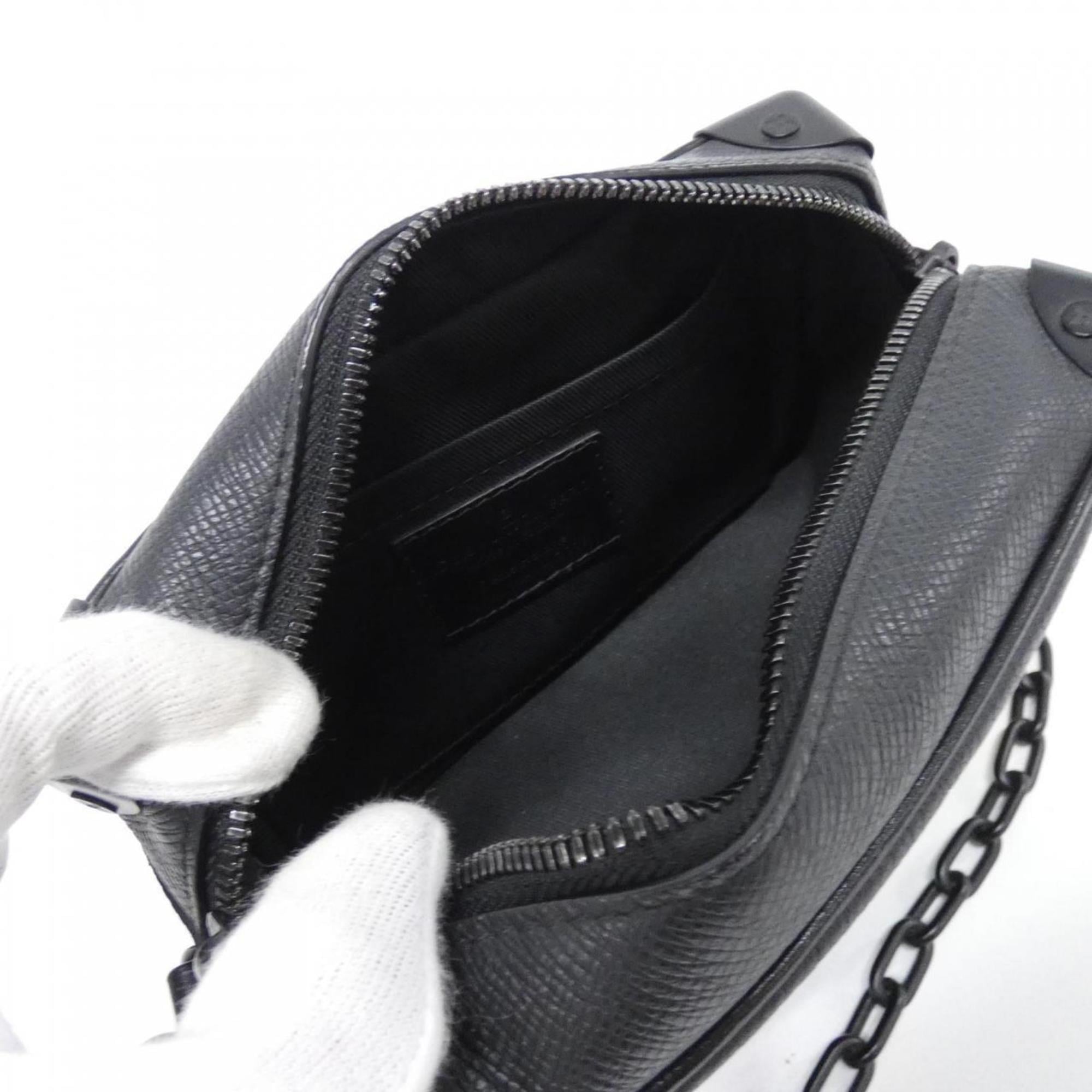 Louis Vuitton Black Leather Shoulder Bag (Pre-Owned)