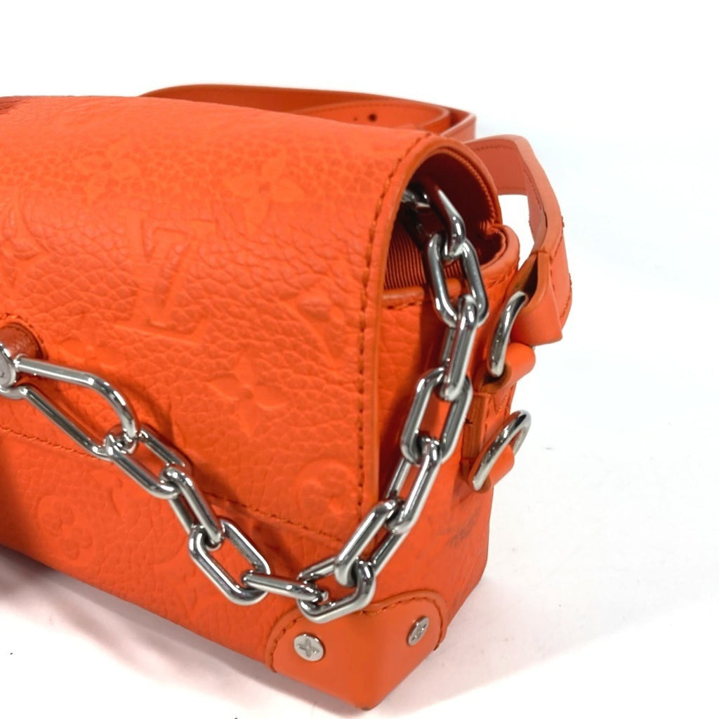 Louis Vuitton Orange Leather Pochette Shoulder Bag (Pre-Owned)
