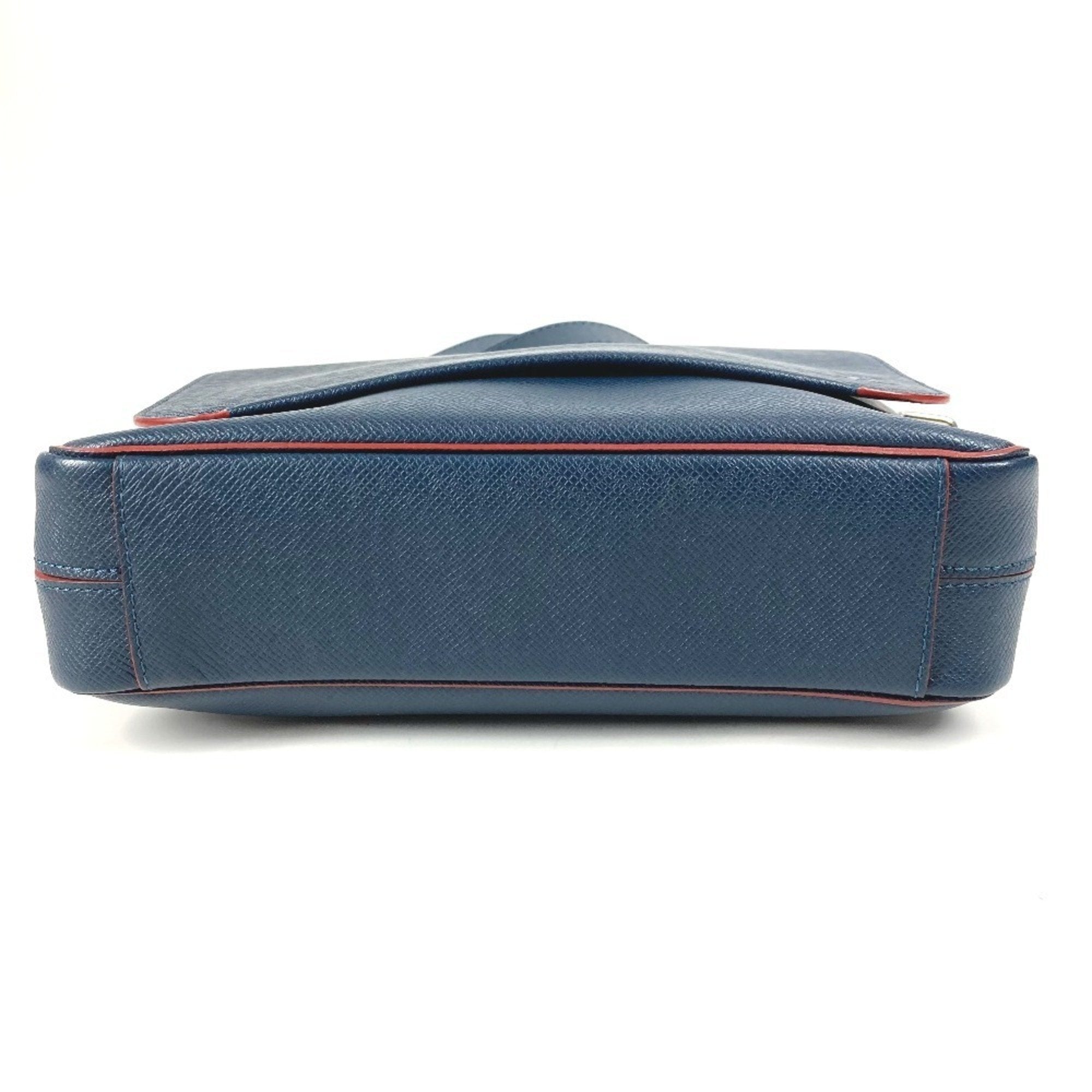 Louis Vuitton Navy Ocean Red Color Taiga Leather Messenger Bag Shoulder Bag (Pre-Owned)