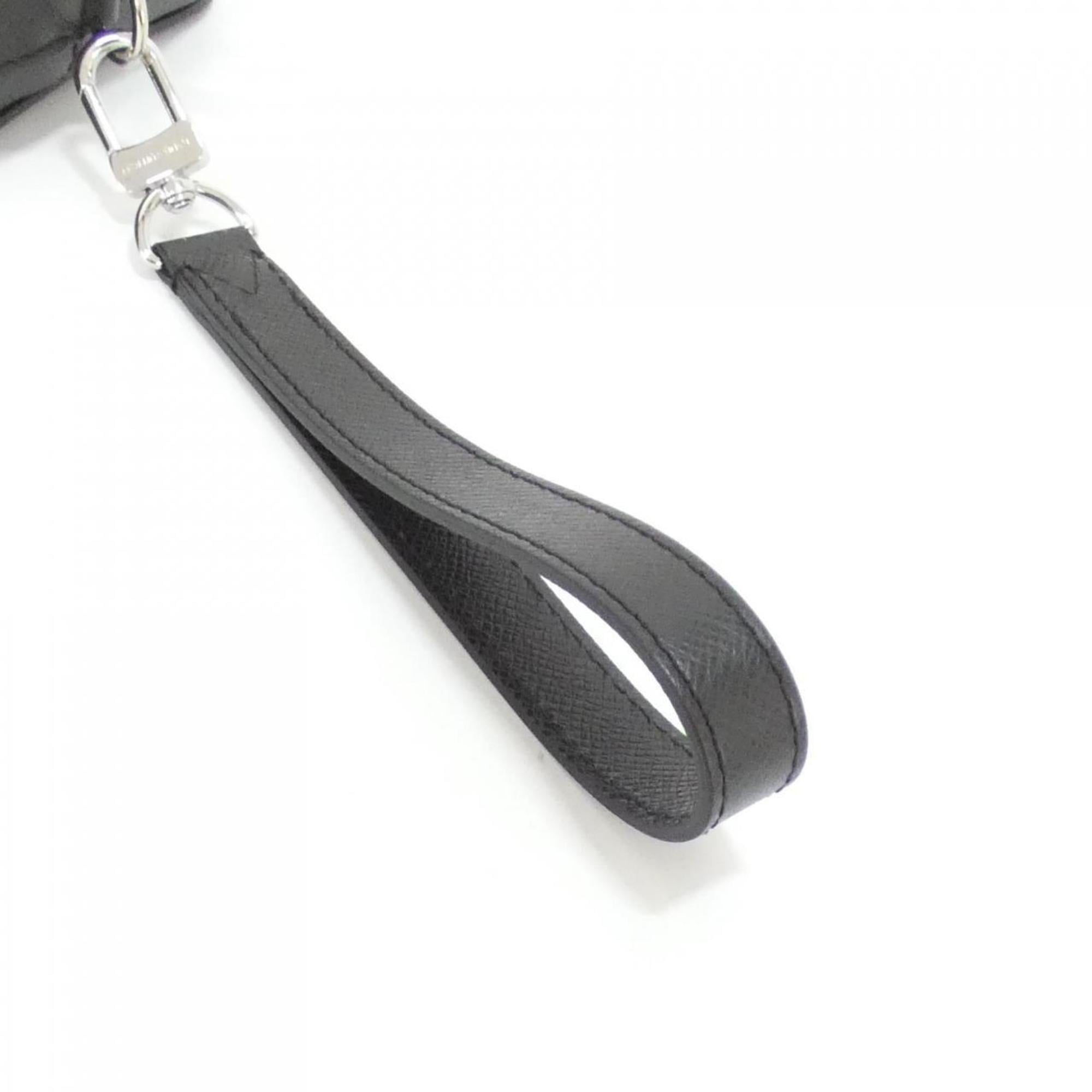 Louis Vuitton Black Leather Pochette (Pre-Owned)