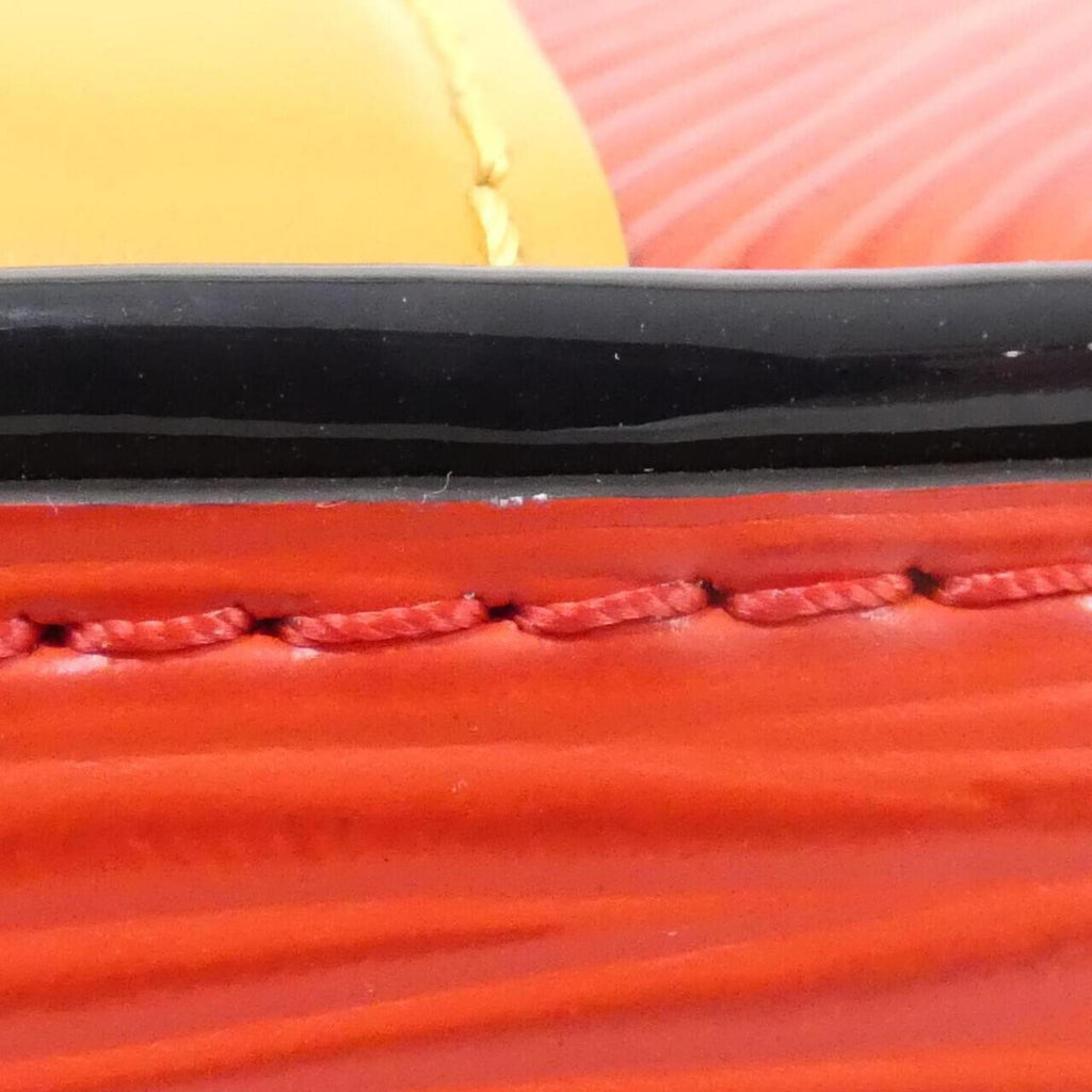Louis Vuitton Rouge Leather Shoulder Bag (Pre-Owned)