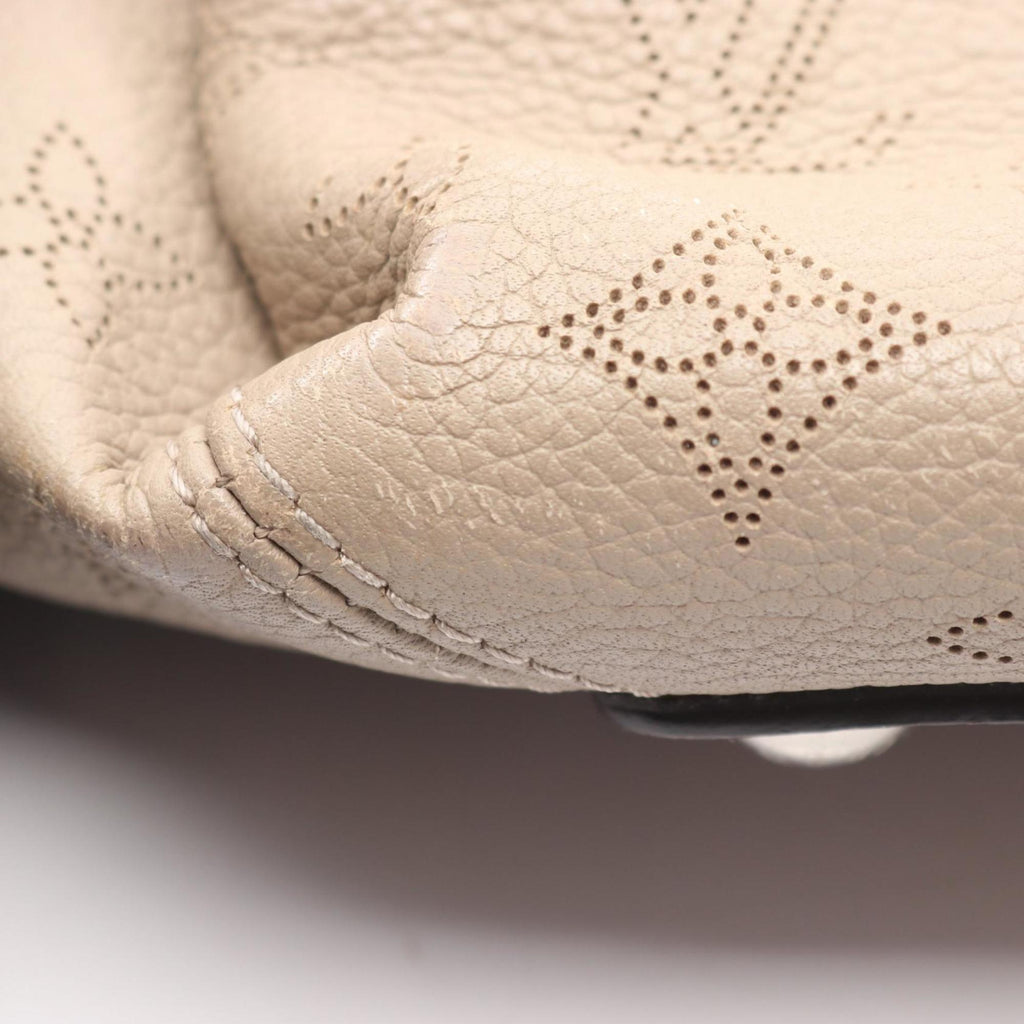 Louis Vuitton Beige Leather Handbag (Pre-Owned)