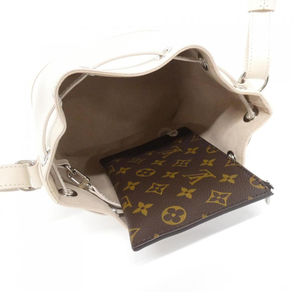 Louis Vuitton White Leather Handbag (Pre-Owned)
