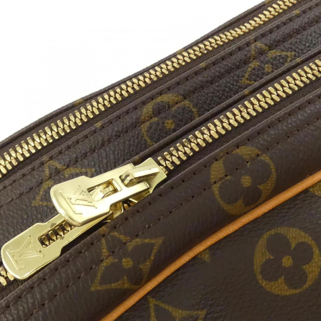Louis Vuitton Marron Coated Canvas Shoulder Bag (Pre-Owned)