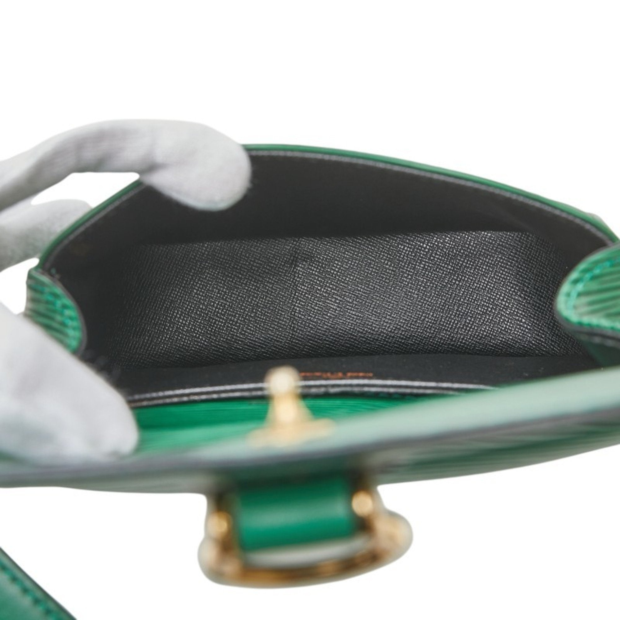 Louis Vuitton Epi Borneo Green Leather Shoulder Bag (Pre-Owned)