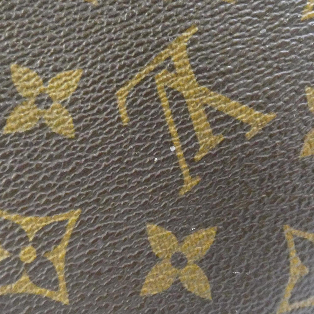 Louis Vuitton Brown Coated Canvas Shoulder Bag (Pre-Owned)