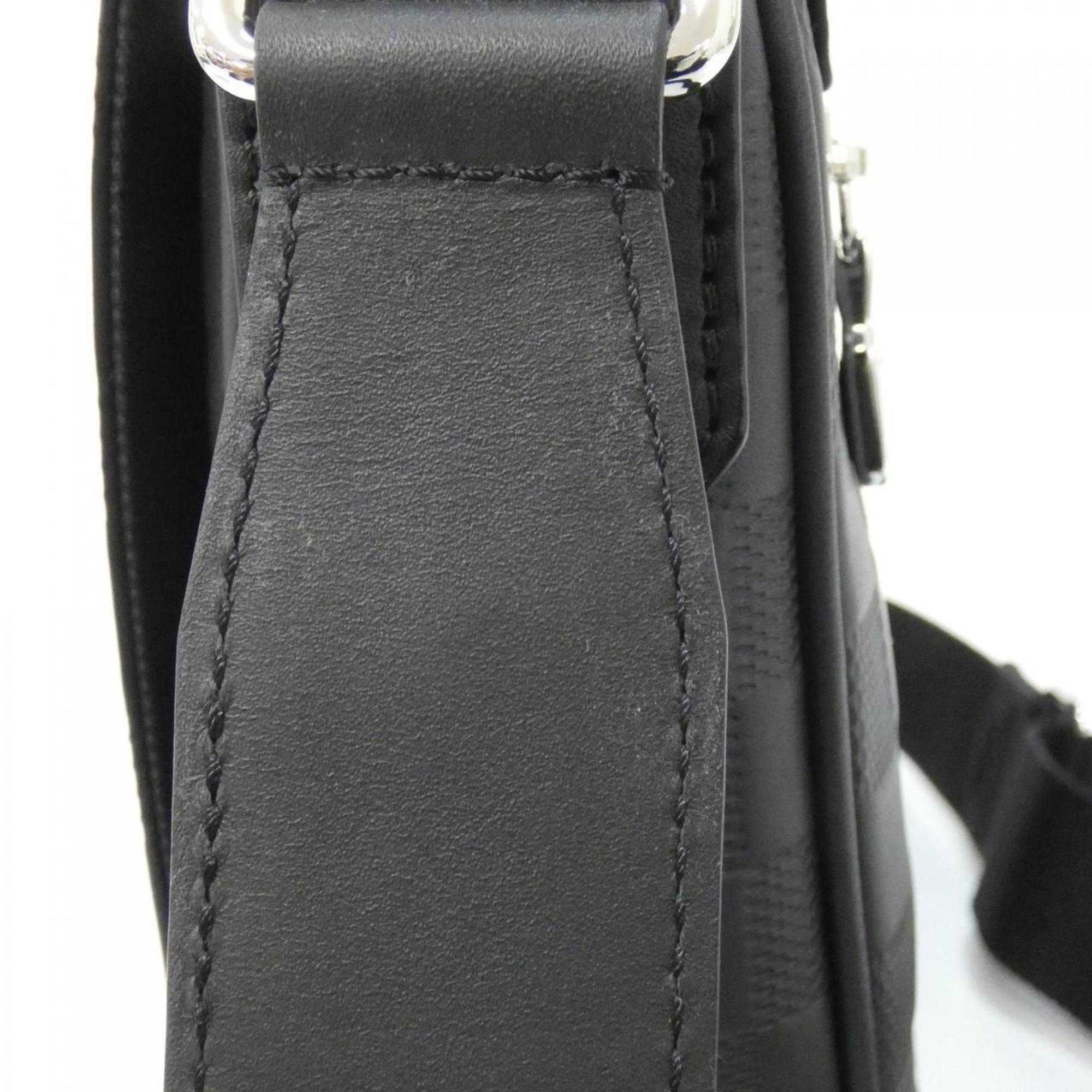 Louis Vuitton Black Leather Shoulder Bag (Pre-Owned)