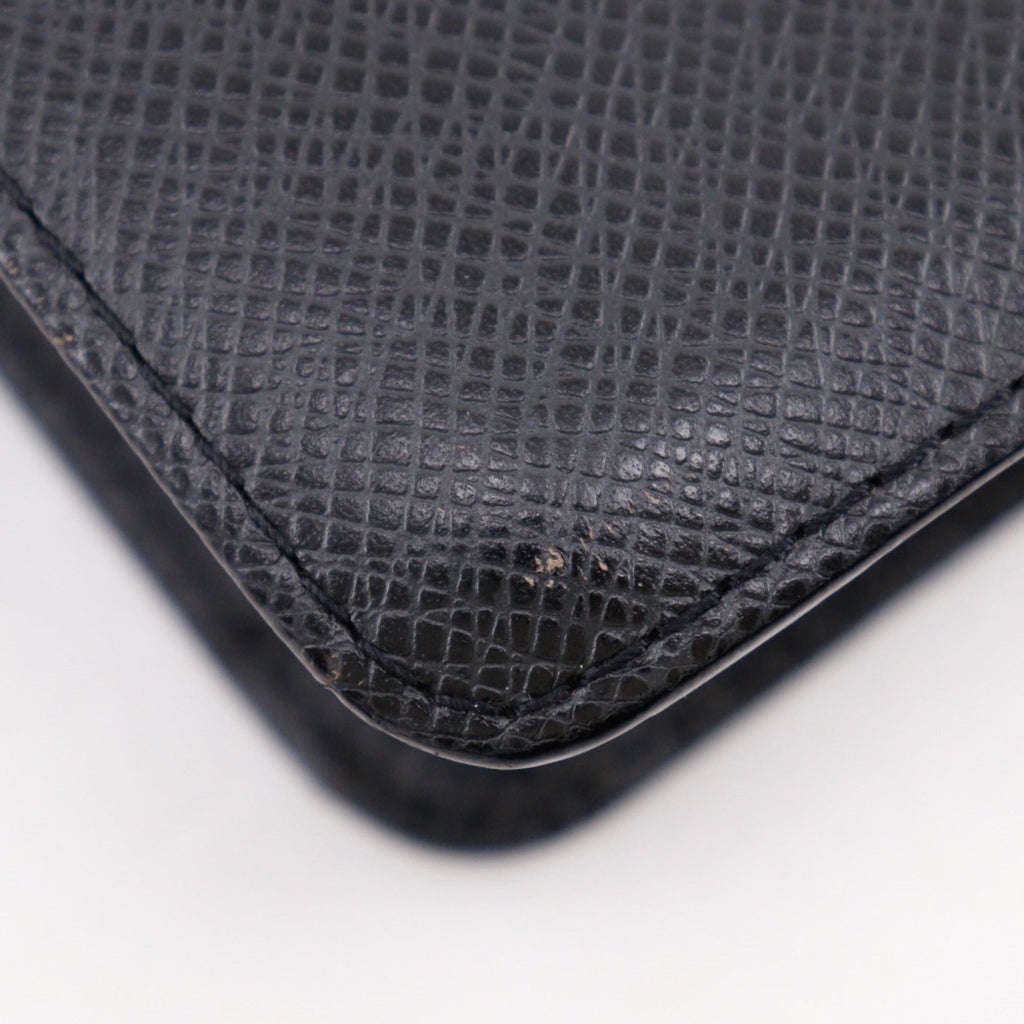 Louis Vuitton Taiga Ardoise Black Taiga Leather Pochette (Pre-Owned)