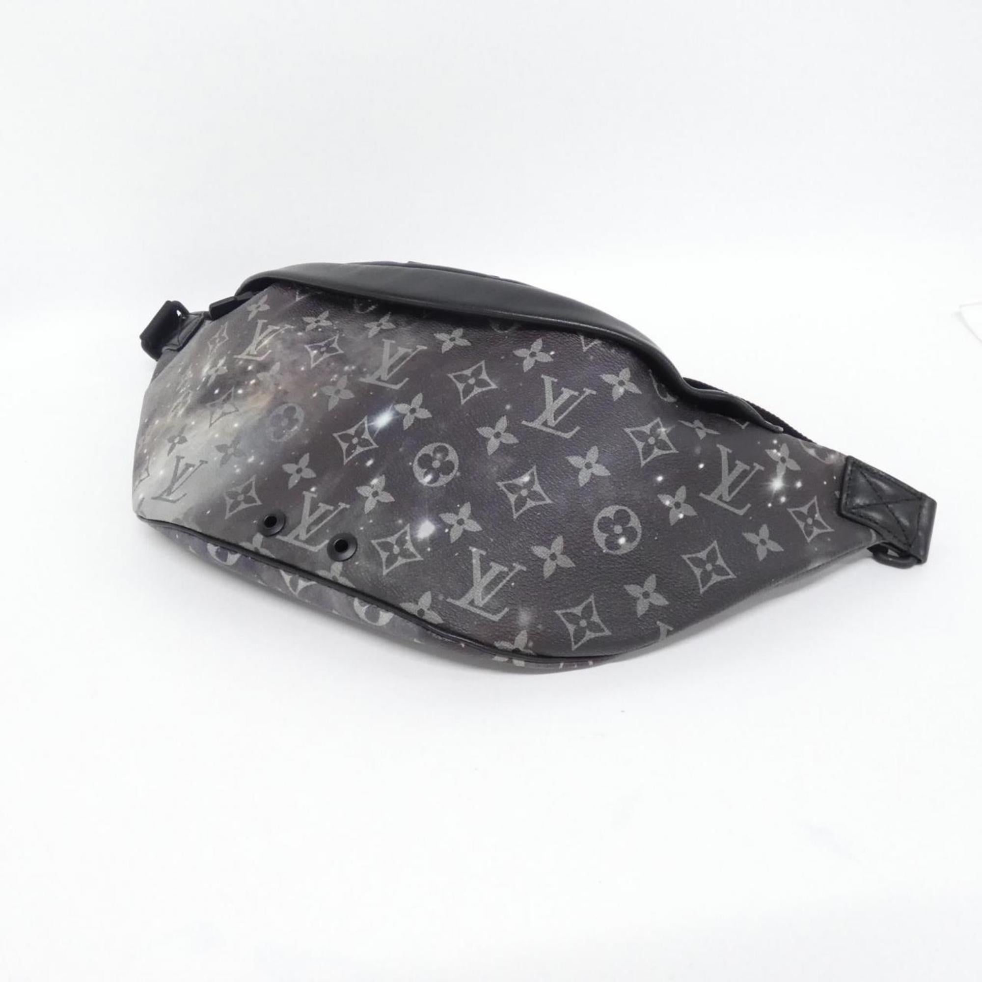 Louis Vuitton Silver Coated Canvas Shoulder Bag (Pre-Owned)