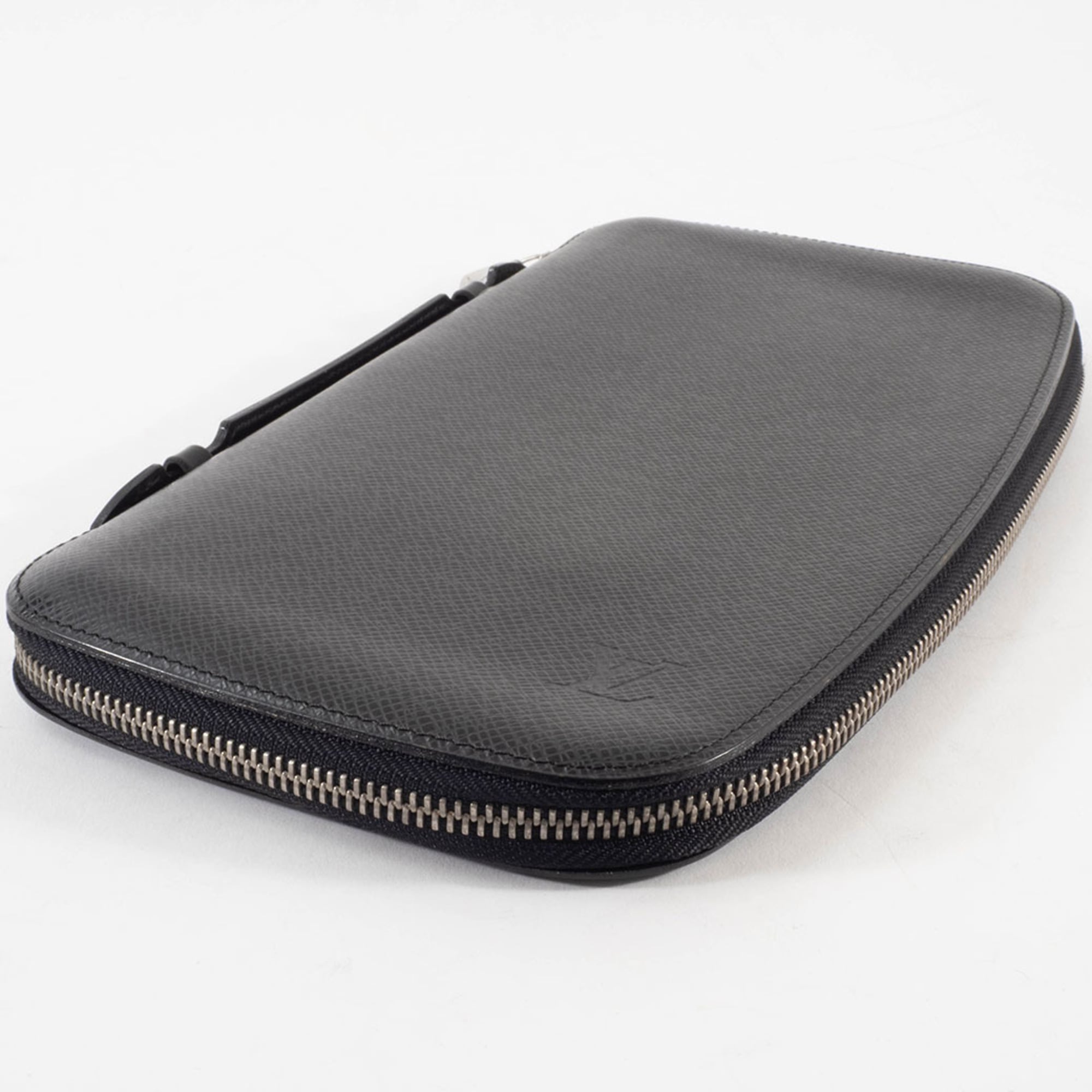 Louis Vuitton Black Taiga Leather Leather Long Bill Wallet (Bi-Fold) (Pre-Owned)