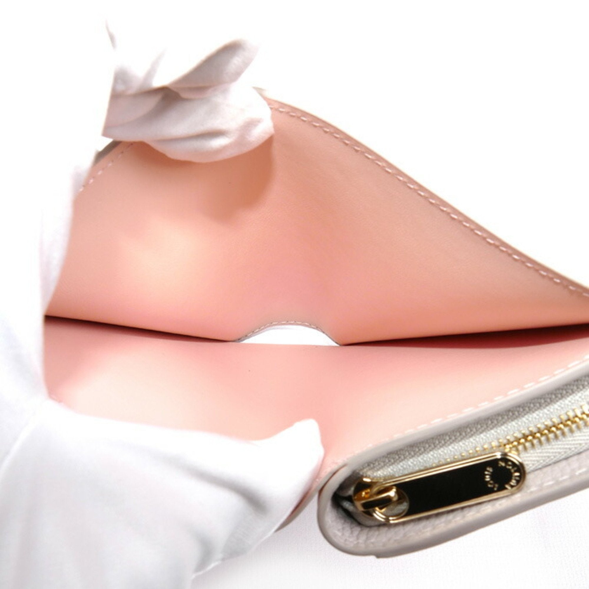 Louis Vuitton Grayish Pink Mahina Leather Wallet (Bi-Fold) (Pre-Owned)