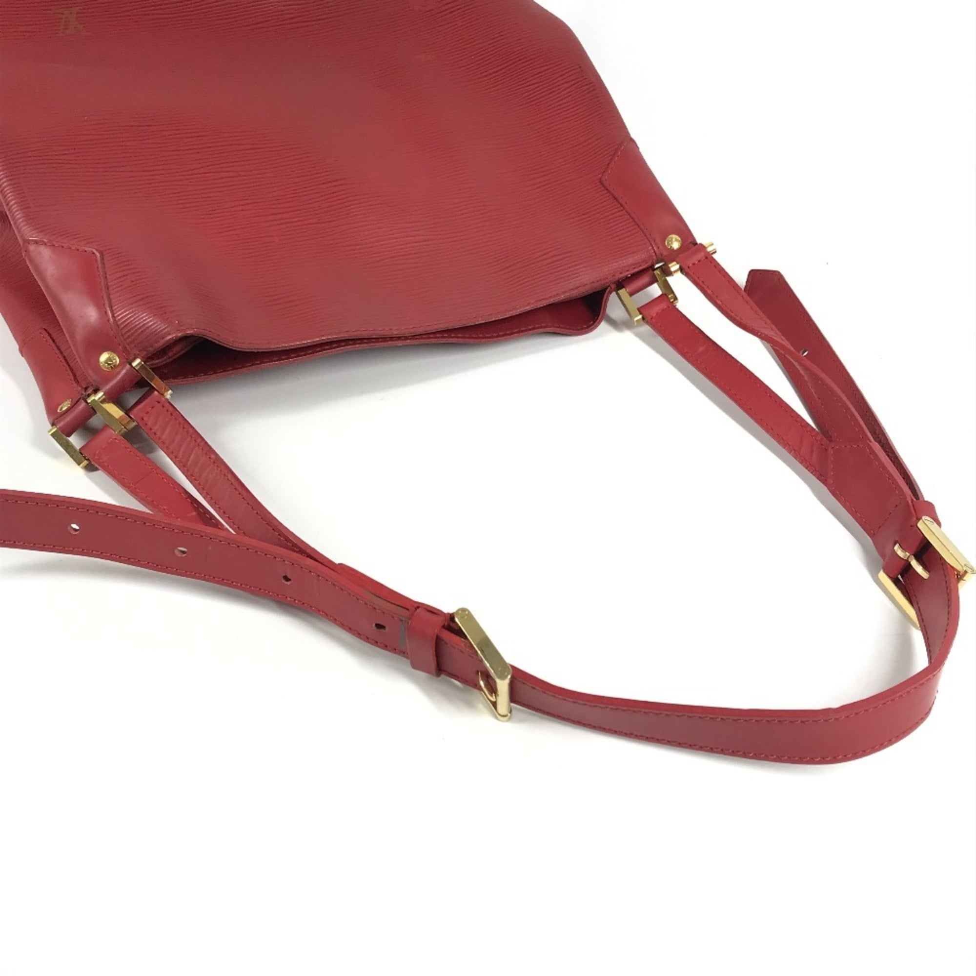 Louis Vuitton Red Color Epi Leather Shoulder Bag (Pre-Owned)