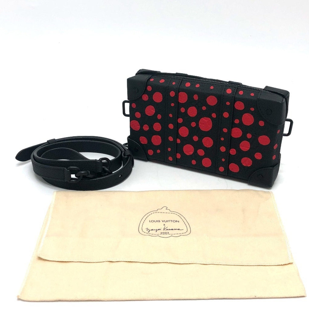Louis Vuitton Black Leather Shoulder Bag (Pre-Owned)