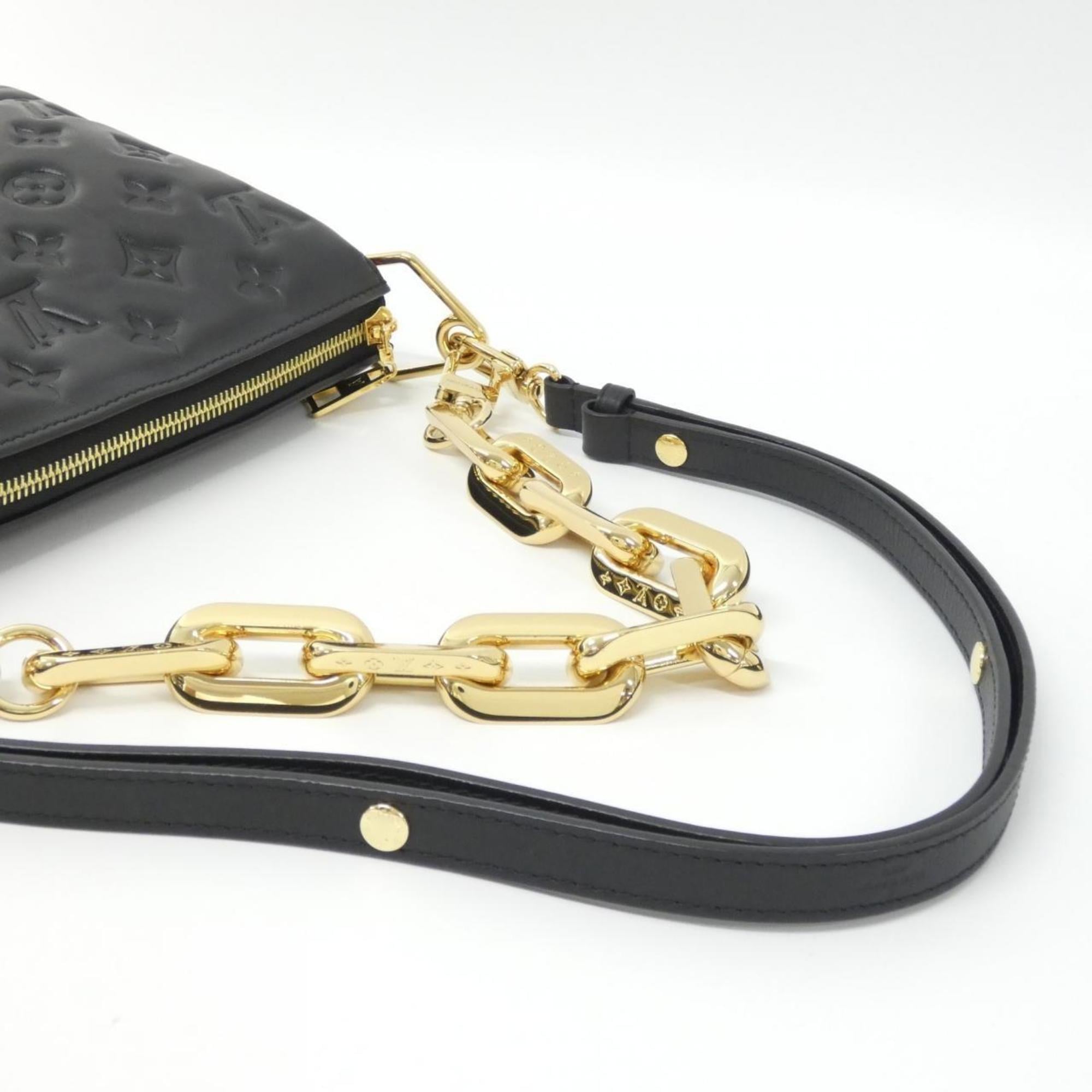 Louis Vuitton Black Leather Shoulder Bag (Pre-Owned)