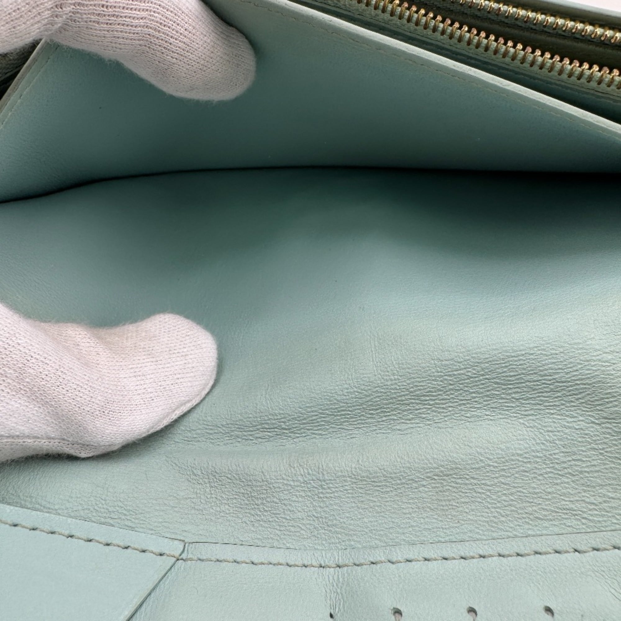 Louis Vuitton Beige Leather (Pre-Owned)