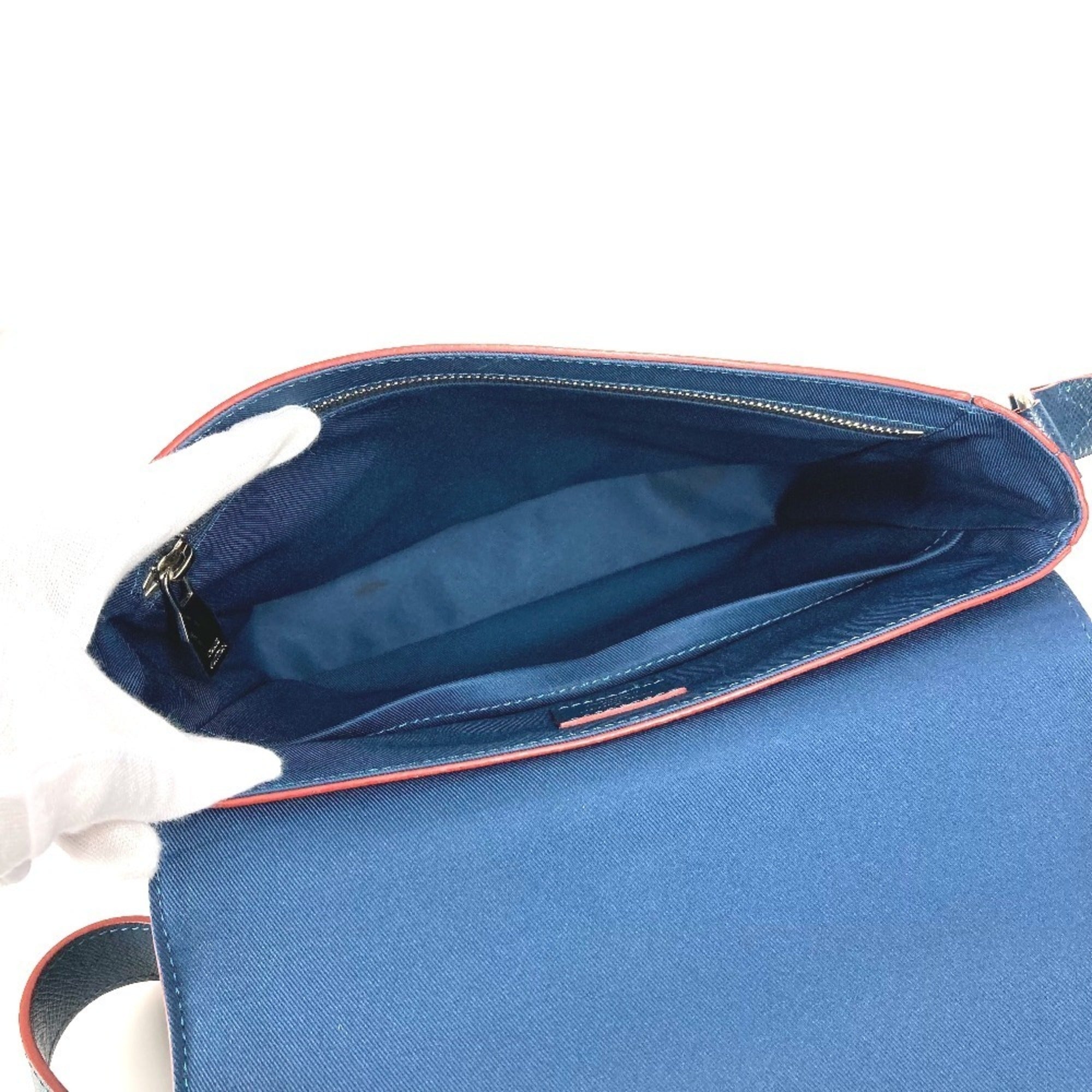 Louis Vuitton Navy Ocean Red Color Taiga Leather Messenger Bag Shoulder Bag (Pre-Owned)