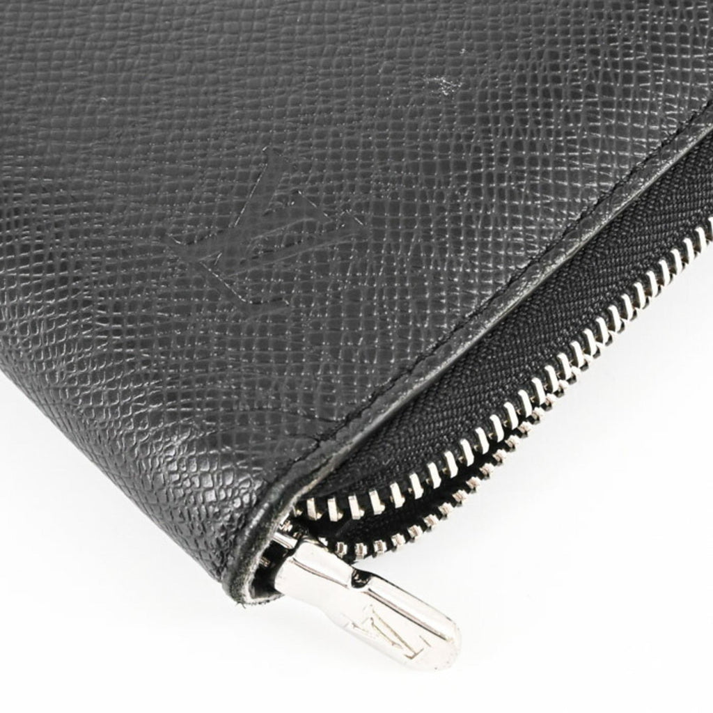 Louis Vuitton Black Taiga Leather Wallet (Tri-Fold) (Pre-Owned)