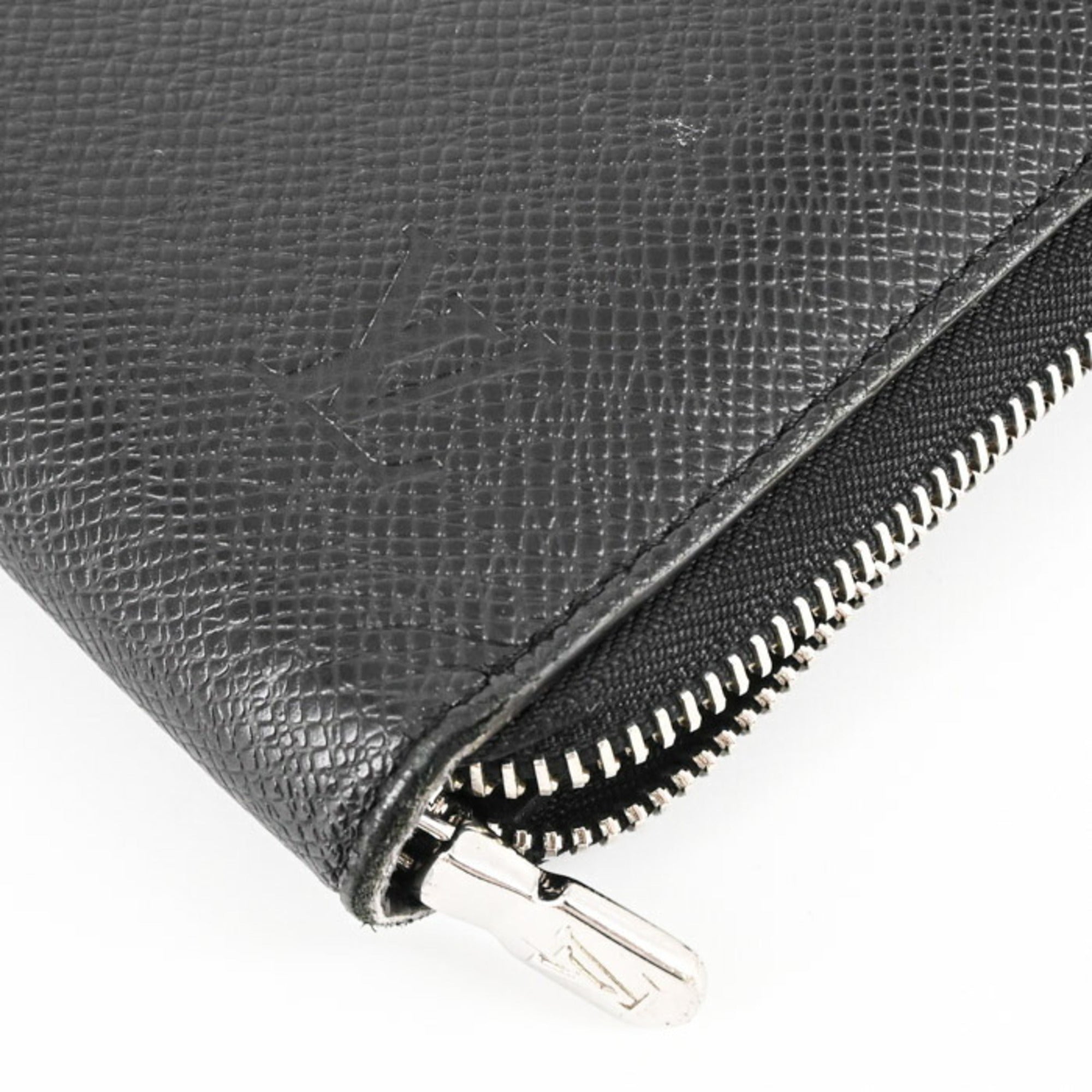 Louis Vuitton Black Taiga Leather Wallet (Tri-Fold) (Pre-Owned)