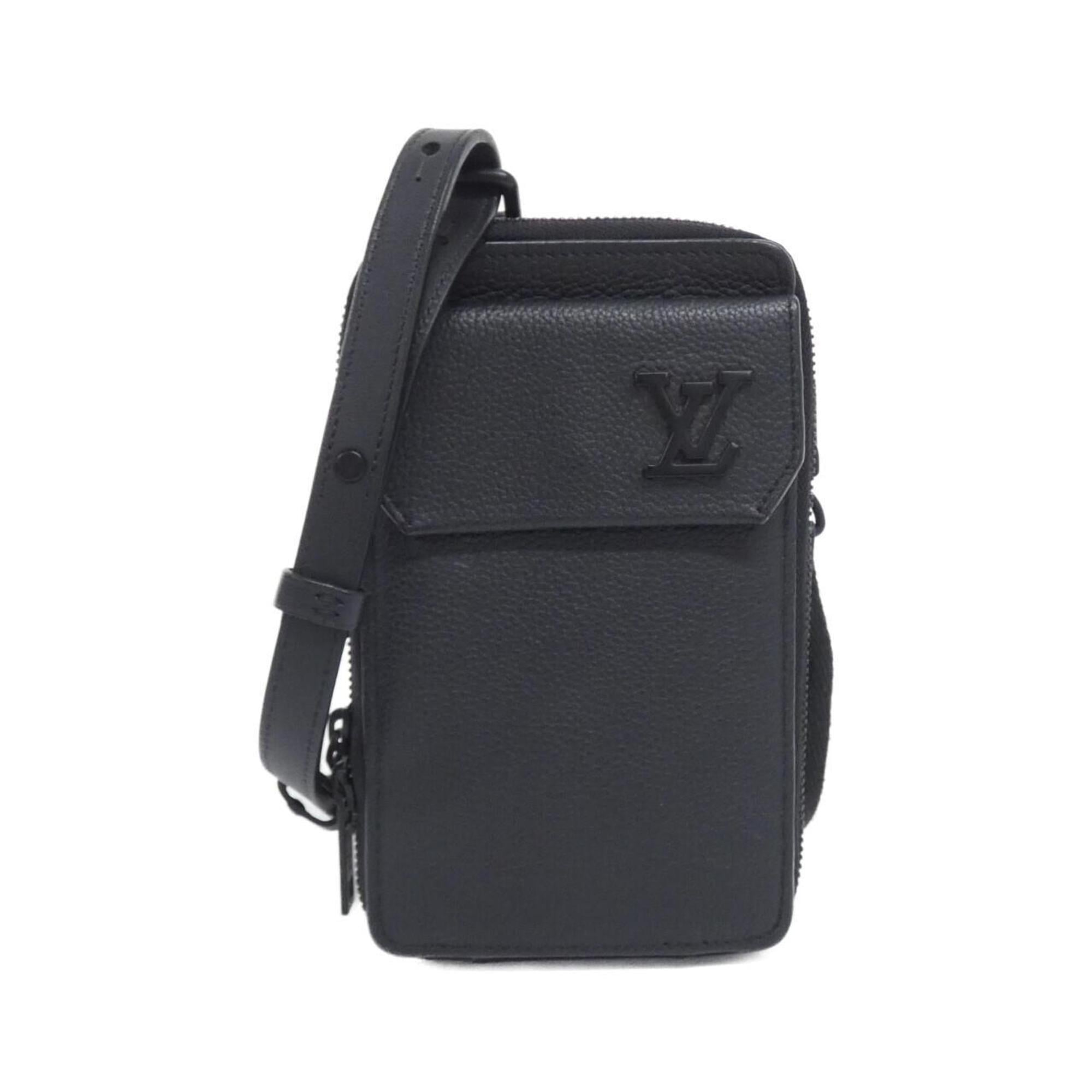 Louis Vuitton Black Leather Shoulder Bag (Pre-Owned)