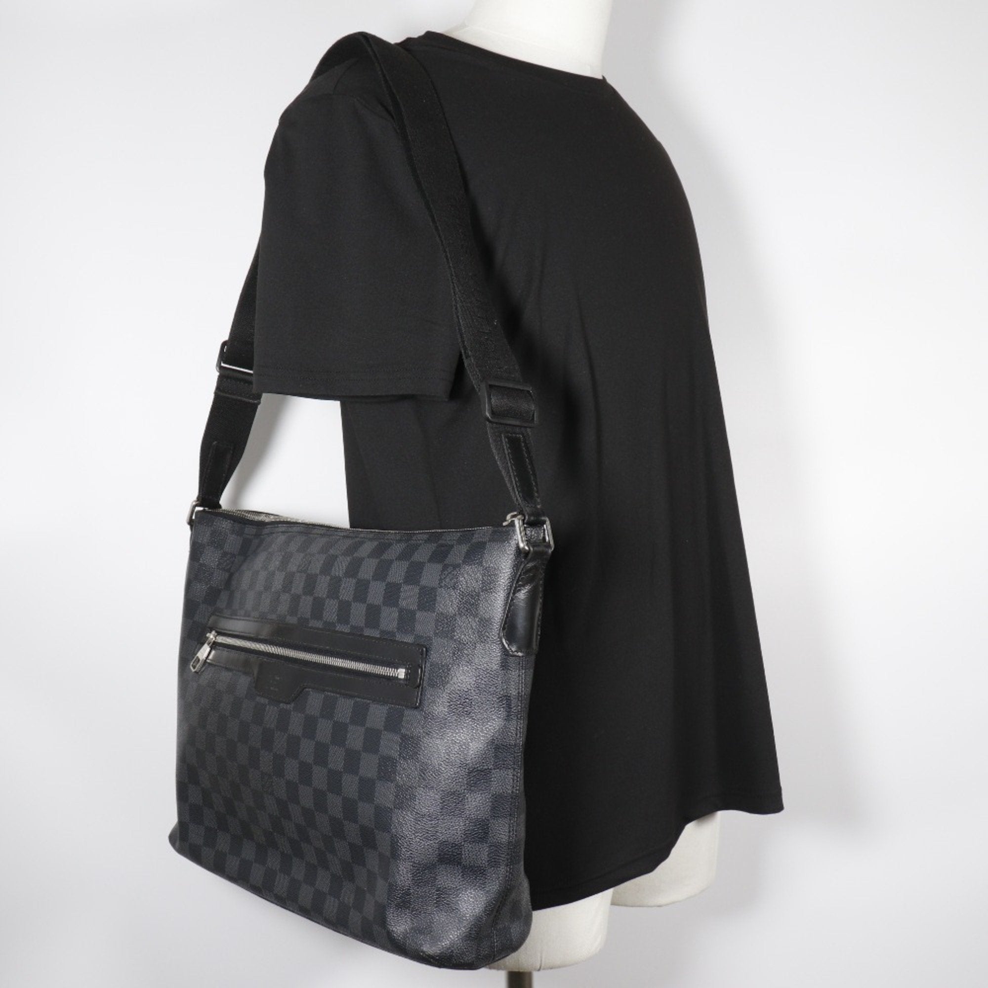 Louis Vuitton Black Damier Graphite Canvas Shoulder Bag (Pre-Owned)