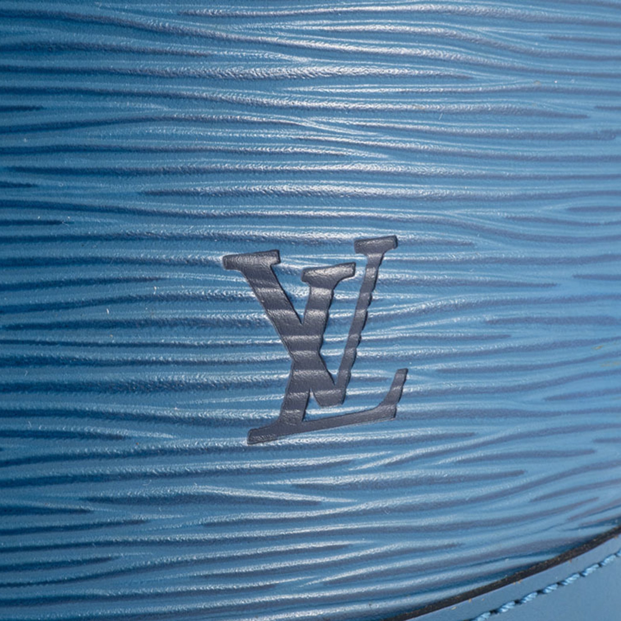 Louis Vuitton Epi Toledo Blue Epi Leather Shoulder Bag (Pre-Owned)
