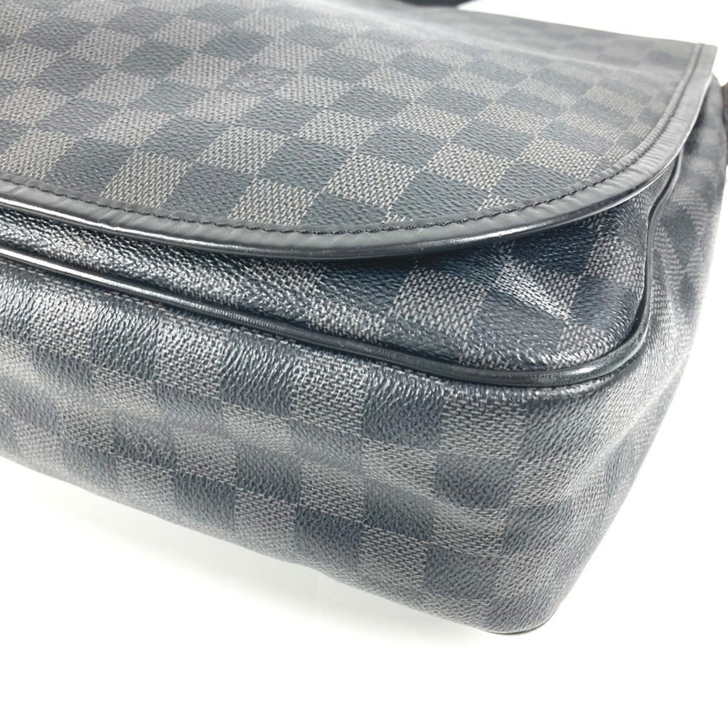 Louis Vuitton Black Damier Graphite Messenger Bag Shoulder Bag (Pre-Owned)