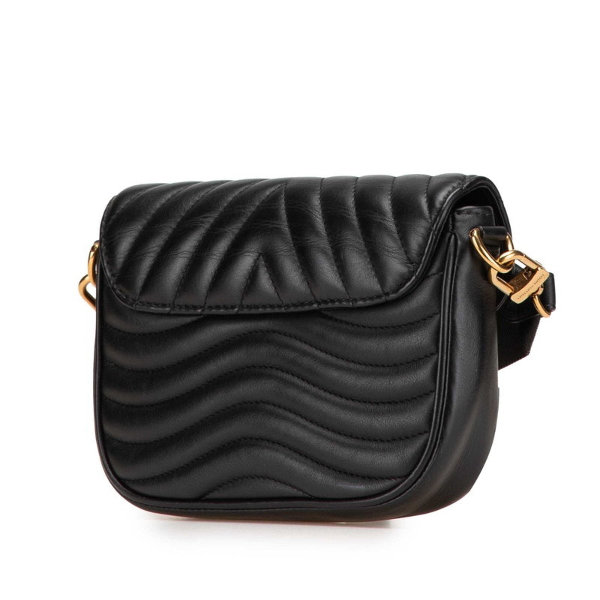 Louis Vuitton Black Noir Leather Pochette Shoulder Bag (Pre-Owned)