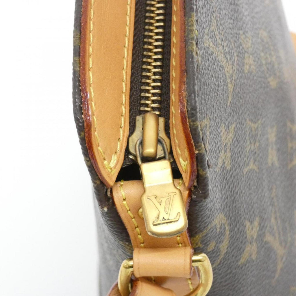 Louis Vuitton Marron Coated Canvas Shoulder Bag (Pre-Owned)