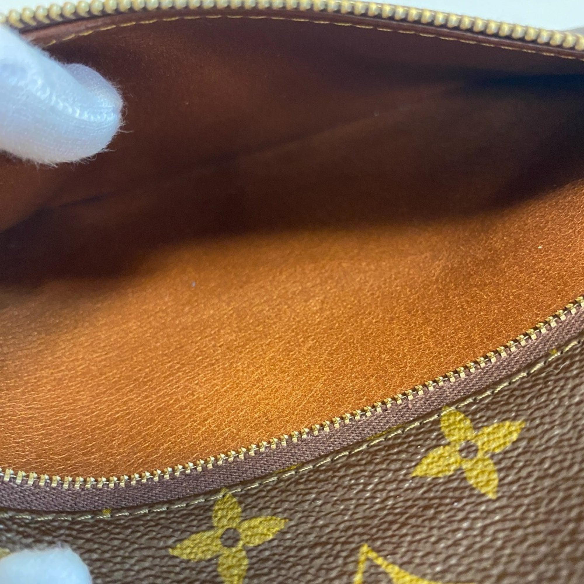 Louis Vuitton Brown Monogram Leather Clutch Bag (Pre-Owned)