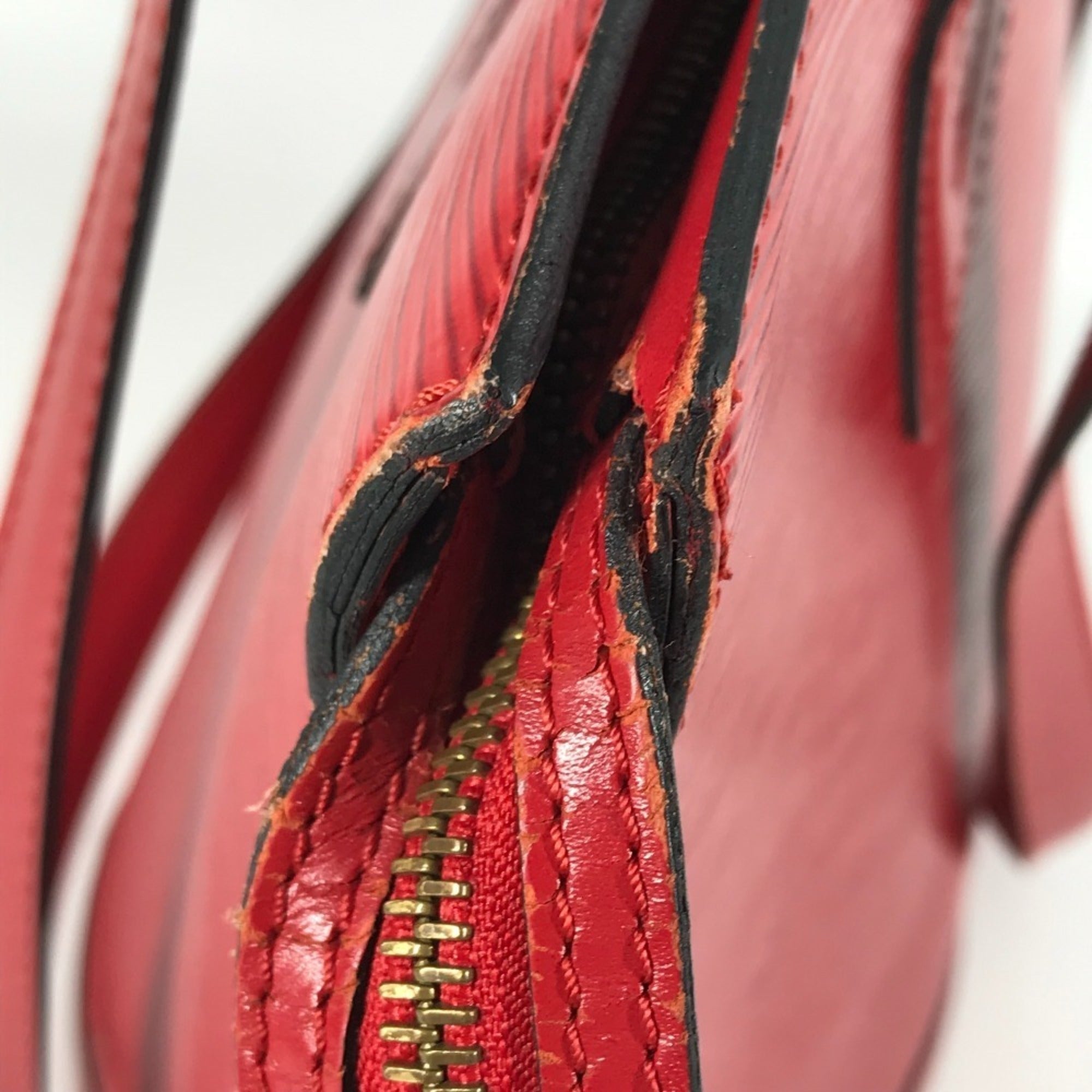 Louis Vuitton Castilian Red Red Color Epi Leather Shoulder Bag (Pre-Owned)