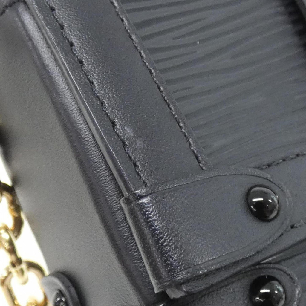 Louis Vuitton Gold Leather Pochette Shoulder Bag (Pre-Owned)