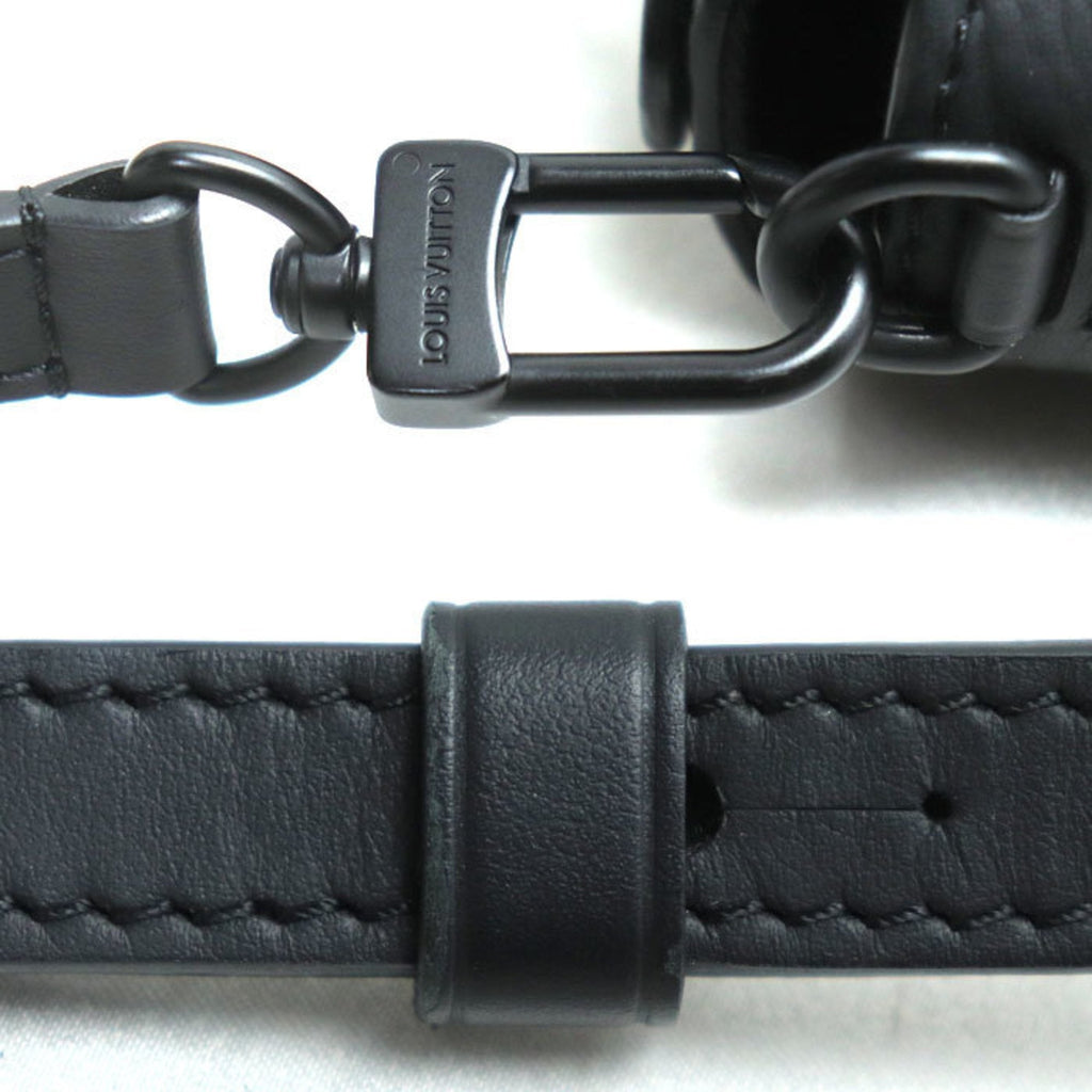Louis Vuitton Black Leather Shoulder Bag (Pre-Owned)