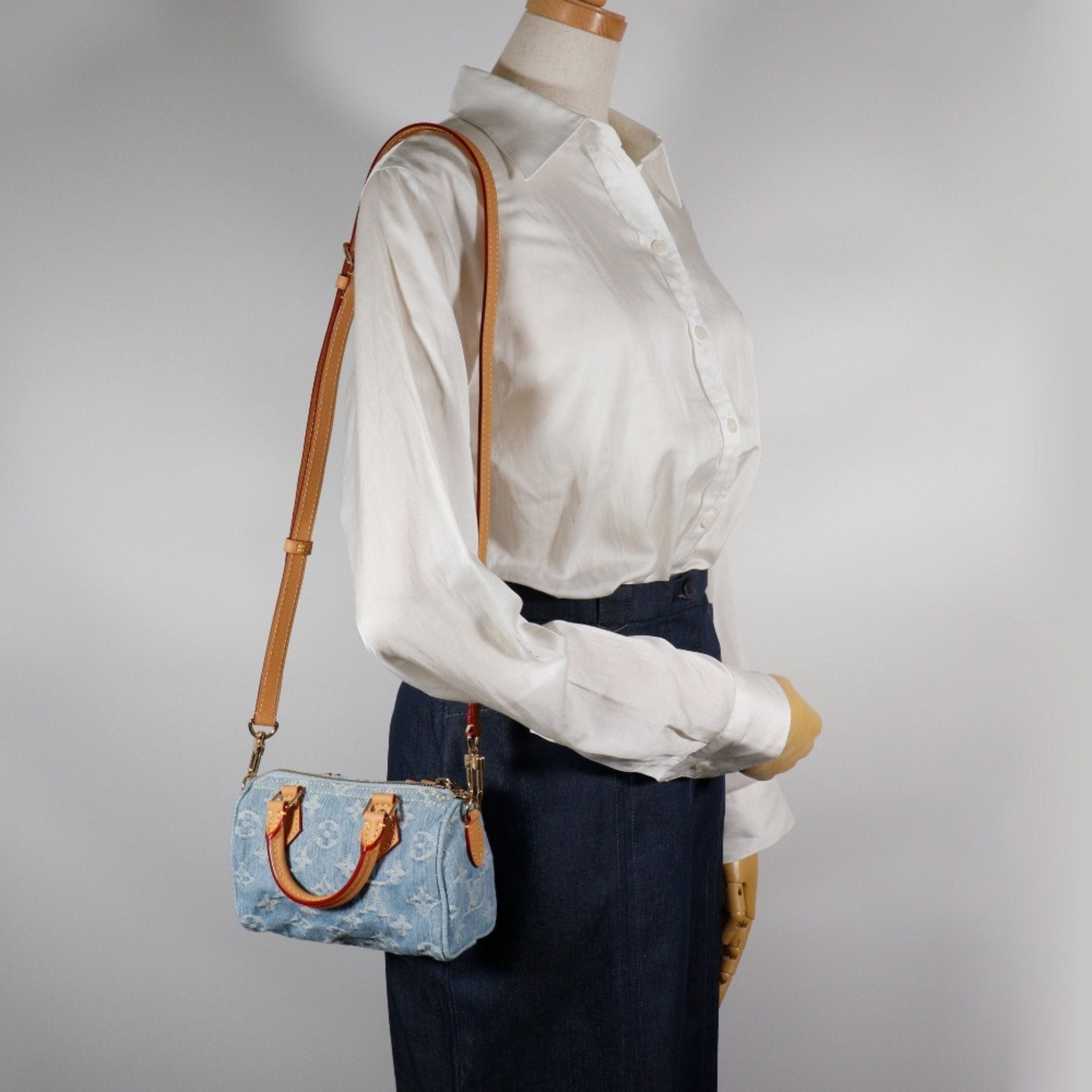 Louis Vuitton Sky Blue Monogram Denim Handbag (Pre-Owned)