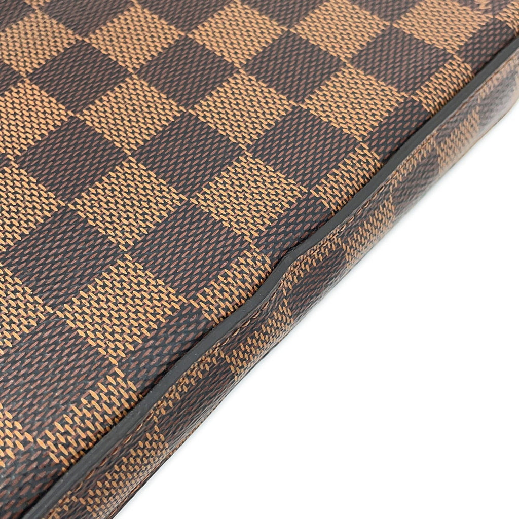 Louis Vuitton Damier Damier Canvas Ebene Red Color Pochette (Pre-Owned)