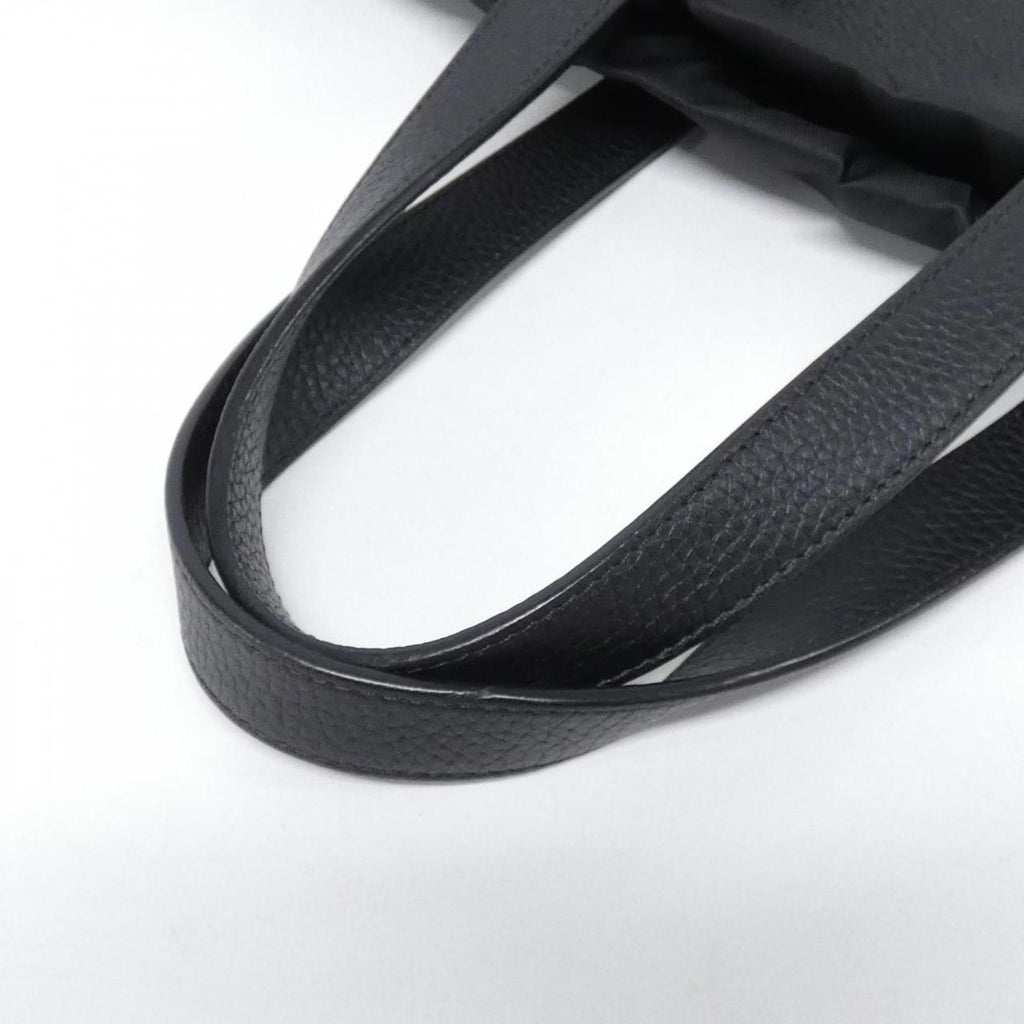 Louis Vuitton Black Leather Shoulder Bag (Pre-Owned)