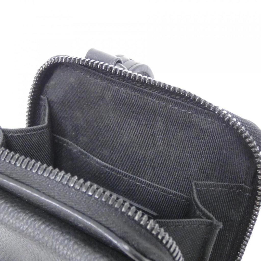 Louis Vuitton Black Leather Shoulder Bag (Pre-Owned)