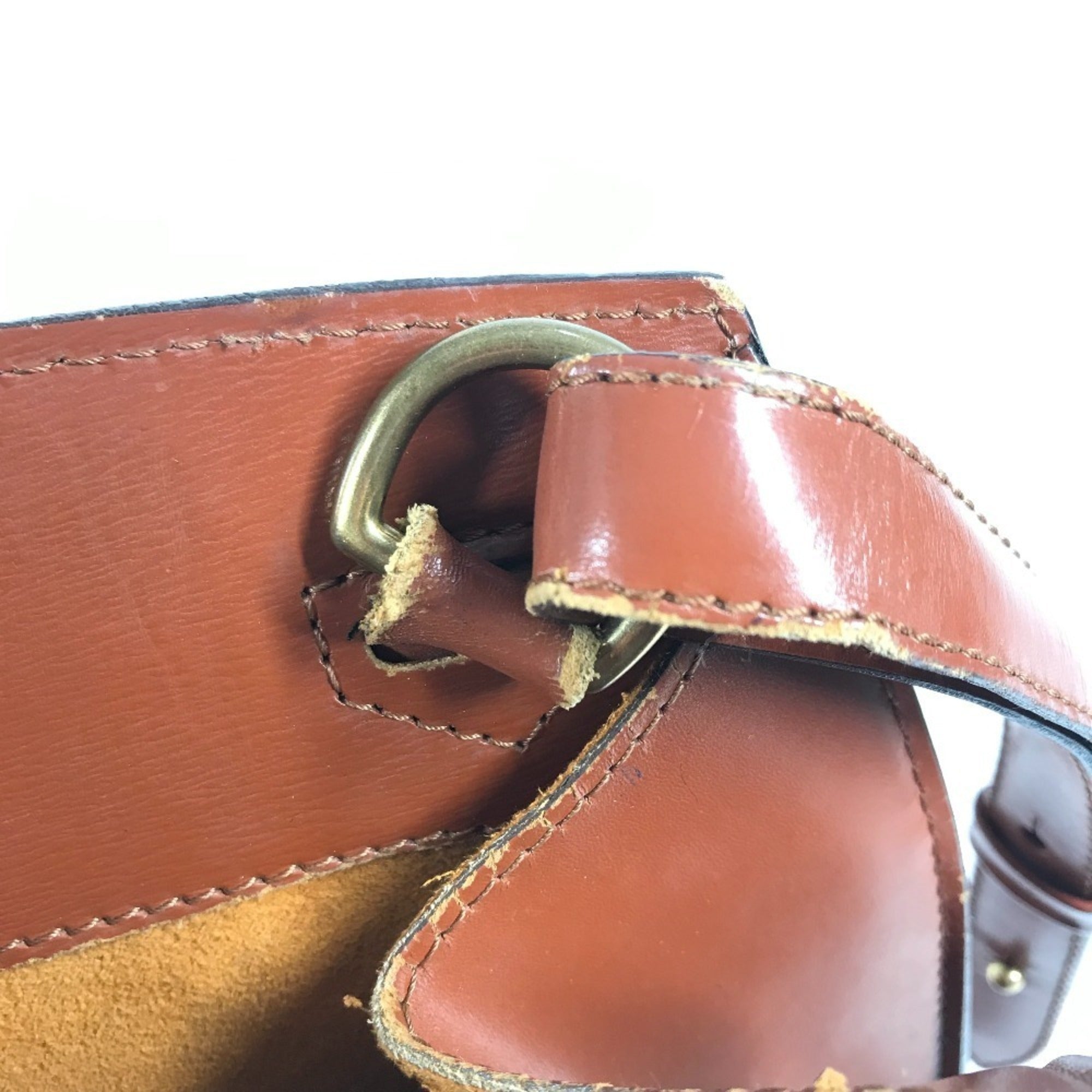 Louis Vuitton Brown Epi Leather Shoulder Bag (Pre-Owned)