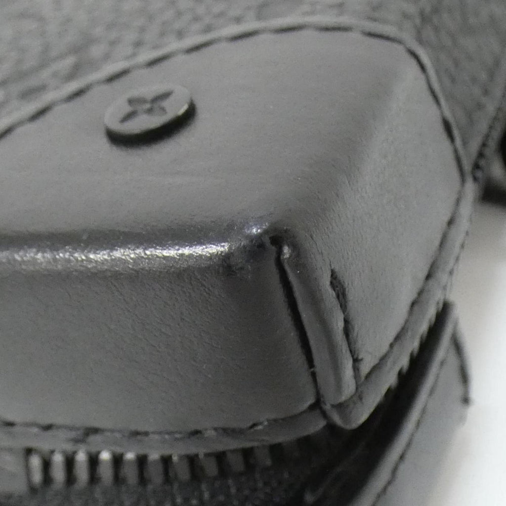 Louis Vuitton Black Leather Shoulder Bag (Pre-Owned)