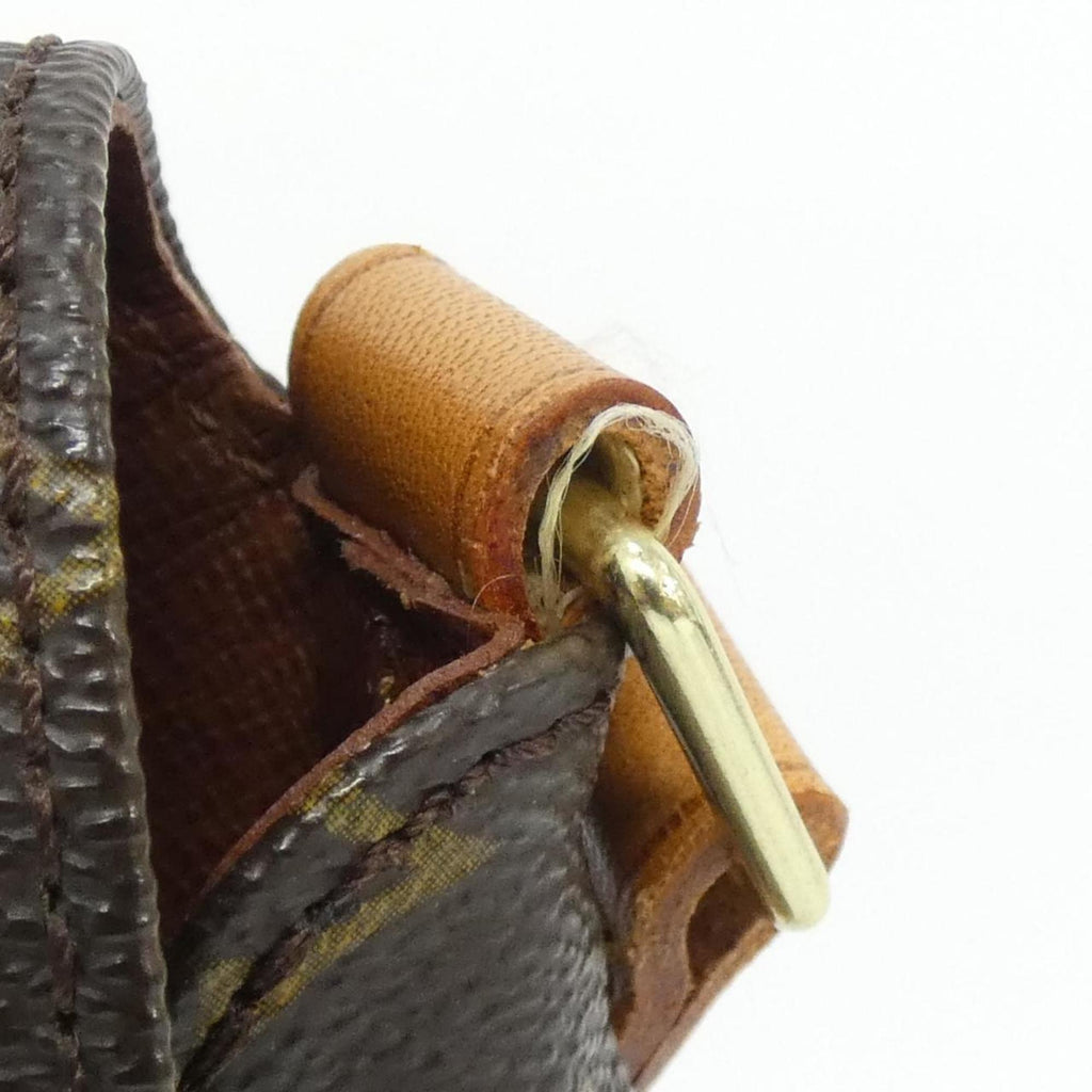 Louis Vuitton Marron Coated Canvas Shoulder Bag (Pre-Owned)