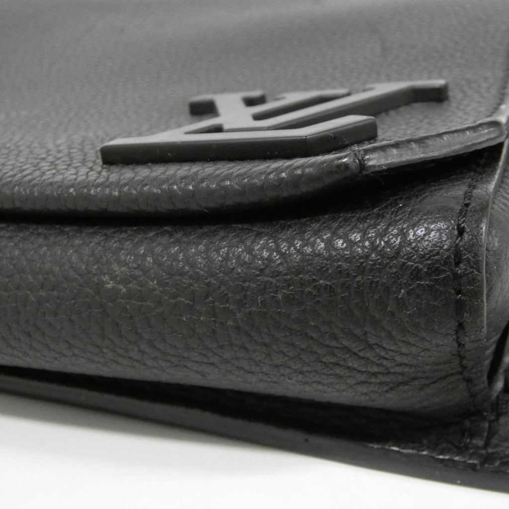 Louis Vuitton Black Leather Shoulder Bag (Pre-Owned)
