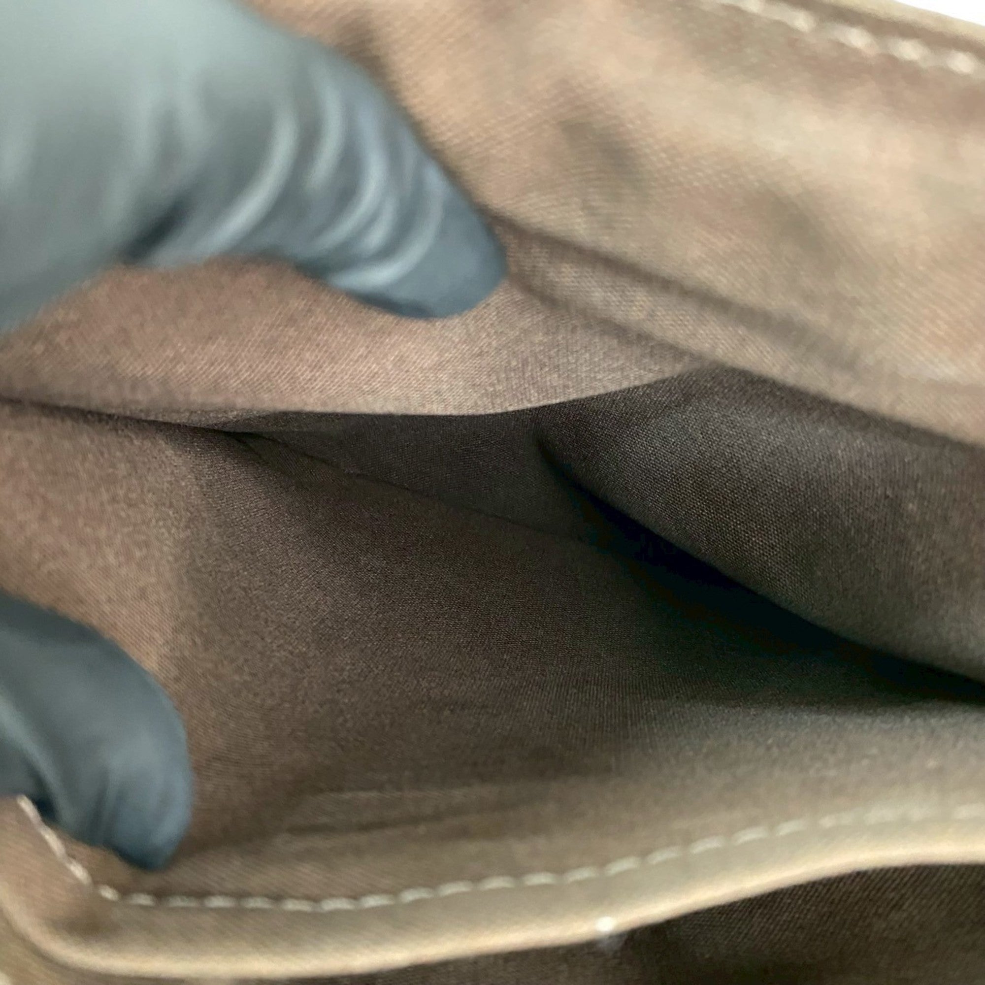 Louis Vuitton Brown Leather Pochette Shoulder Bag (Pre-Owned)